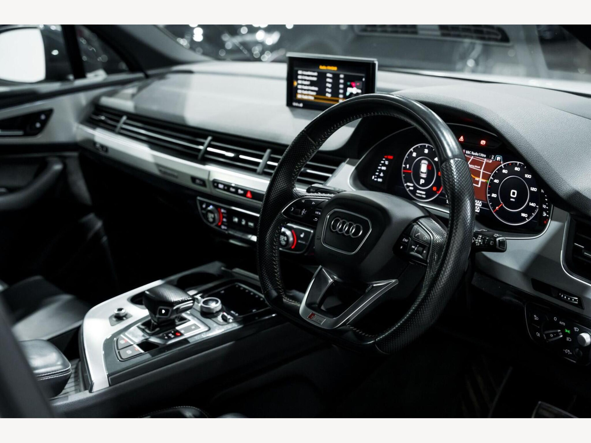 2018 Audi Q7 image 11