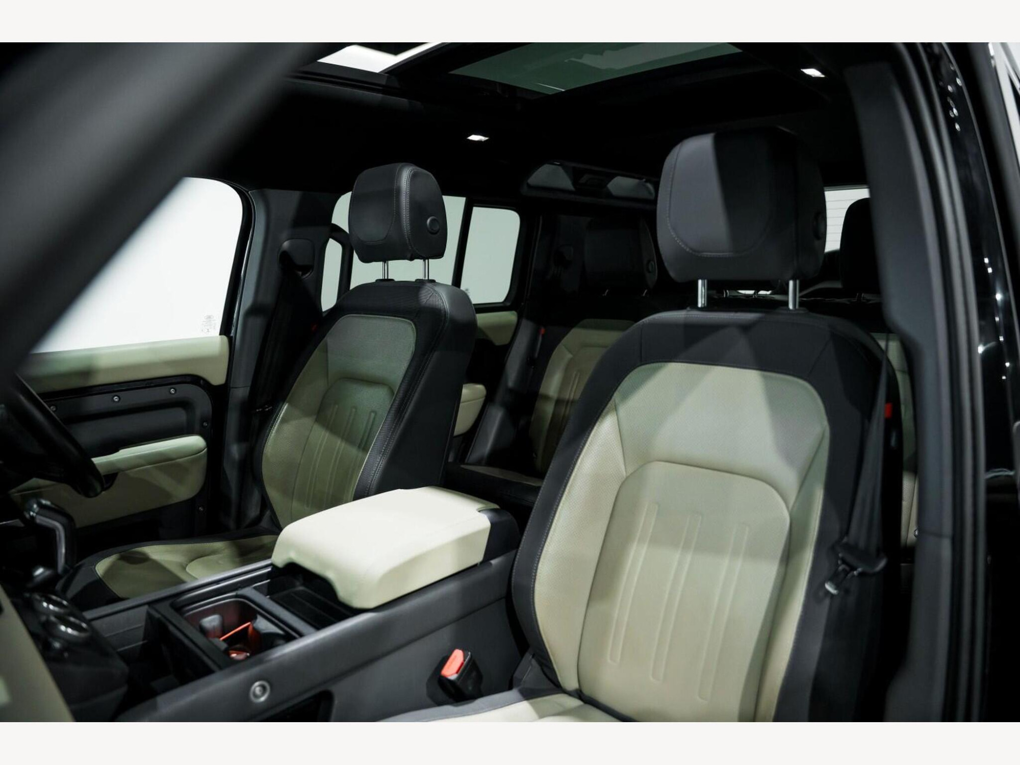 2022 Land Rover DEFENDER 110 image 17
