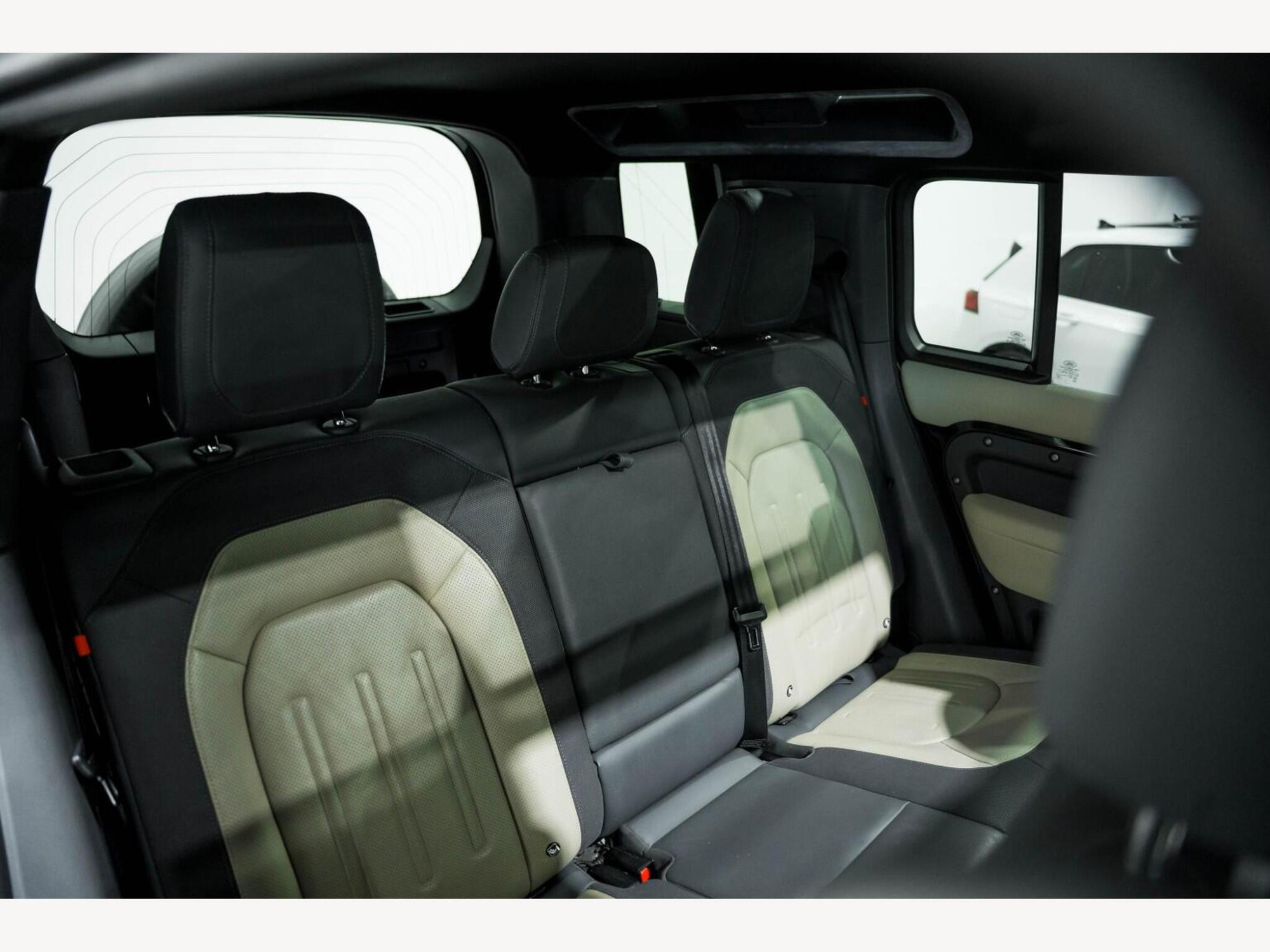 2022 Land Rover DEFENDER 110 image 18