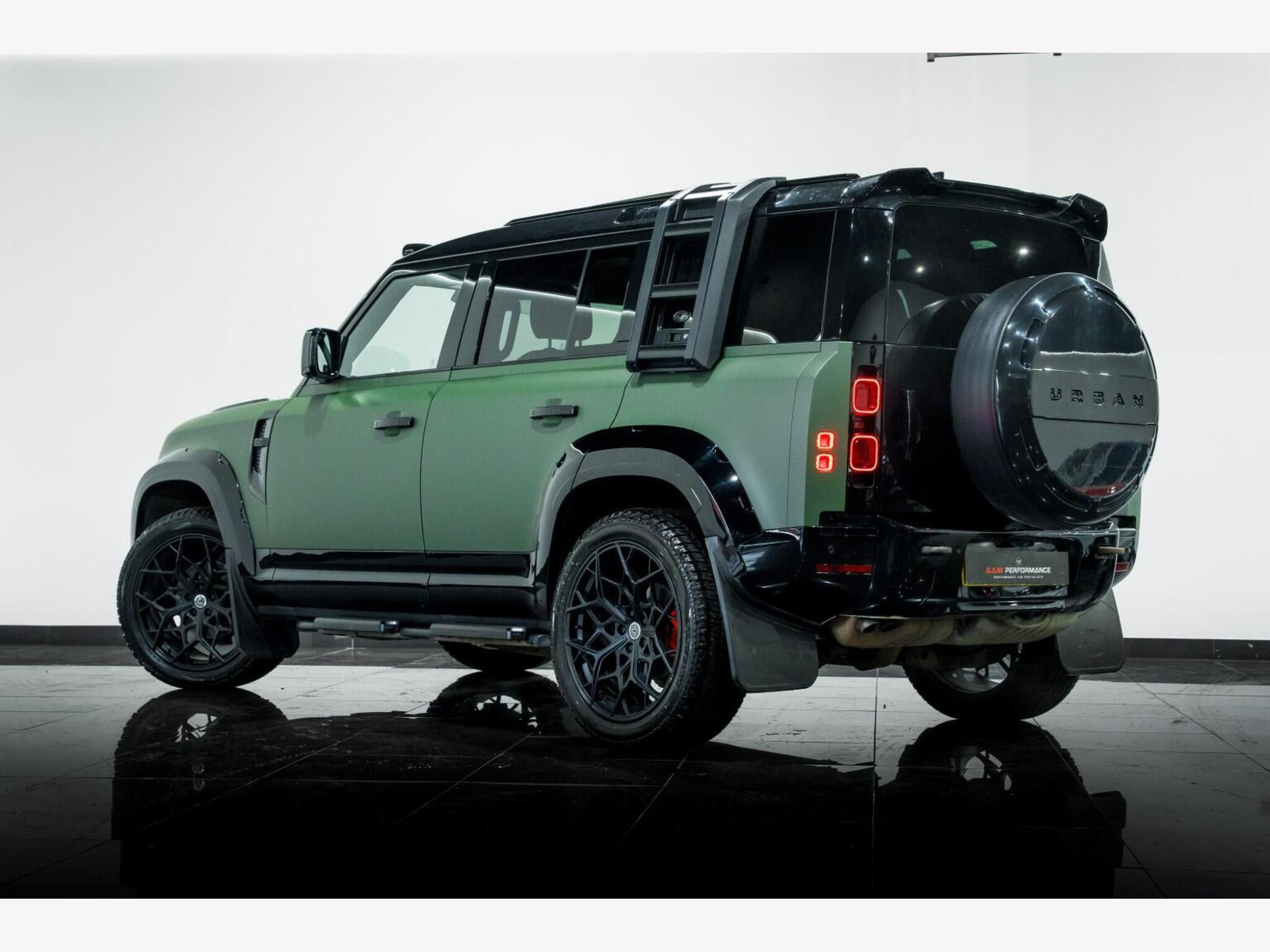 2022 Land Rover DEFENDER 110 image 4