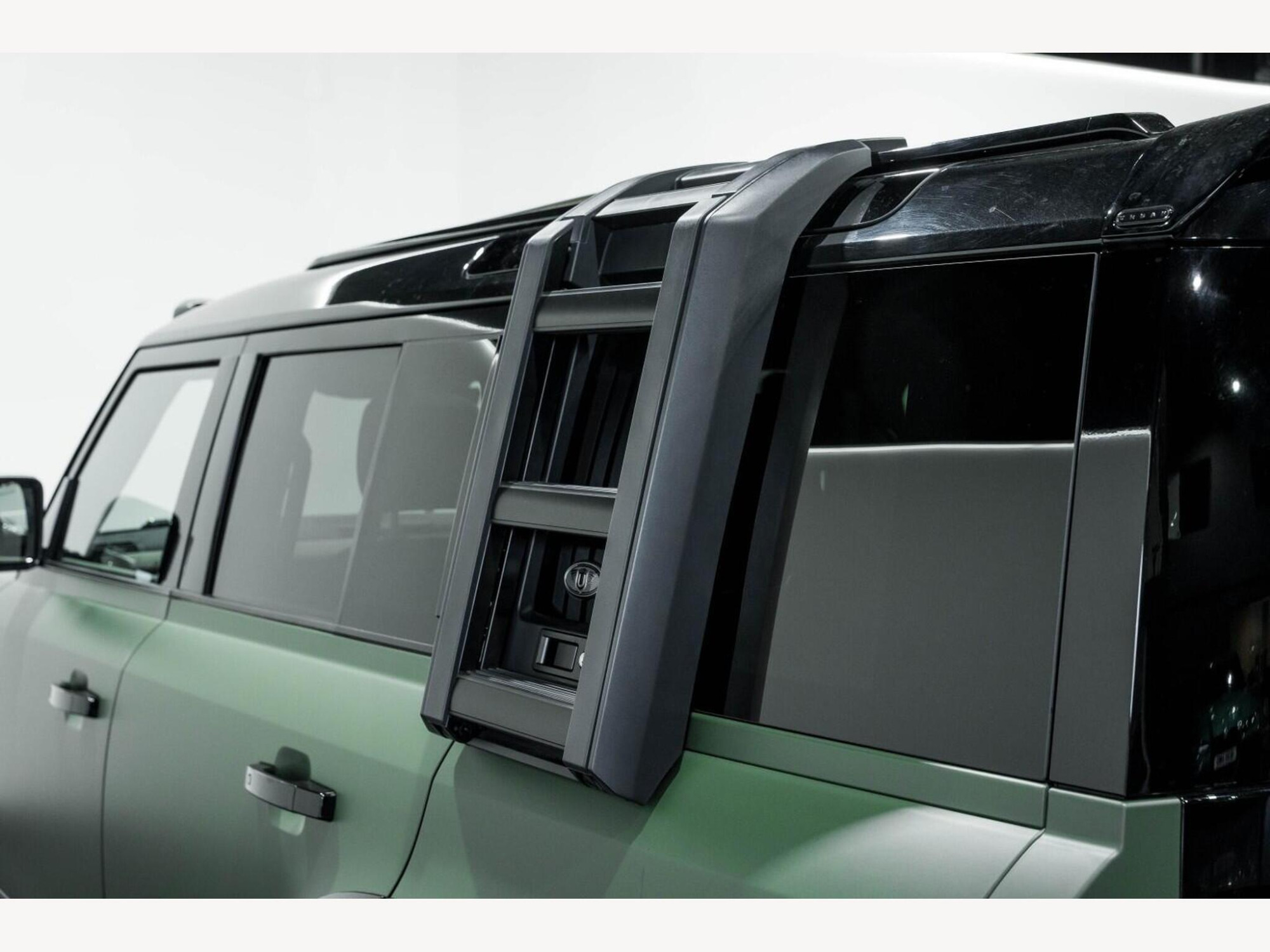 2022 Land Rover DEFENDER 110 image 10