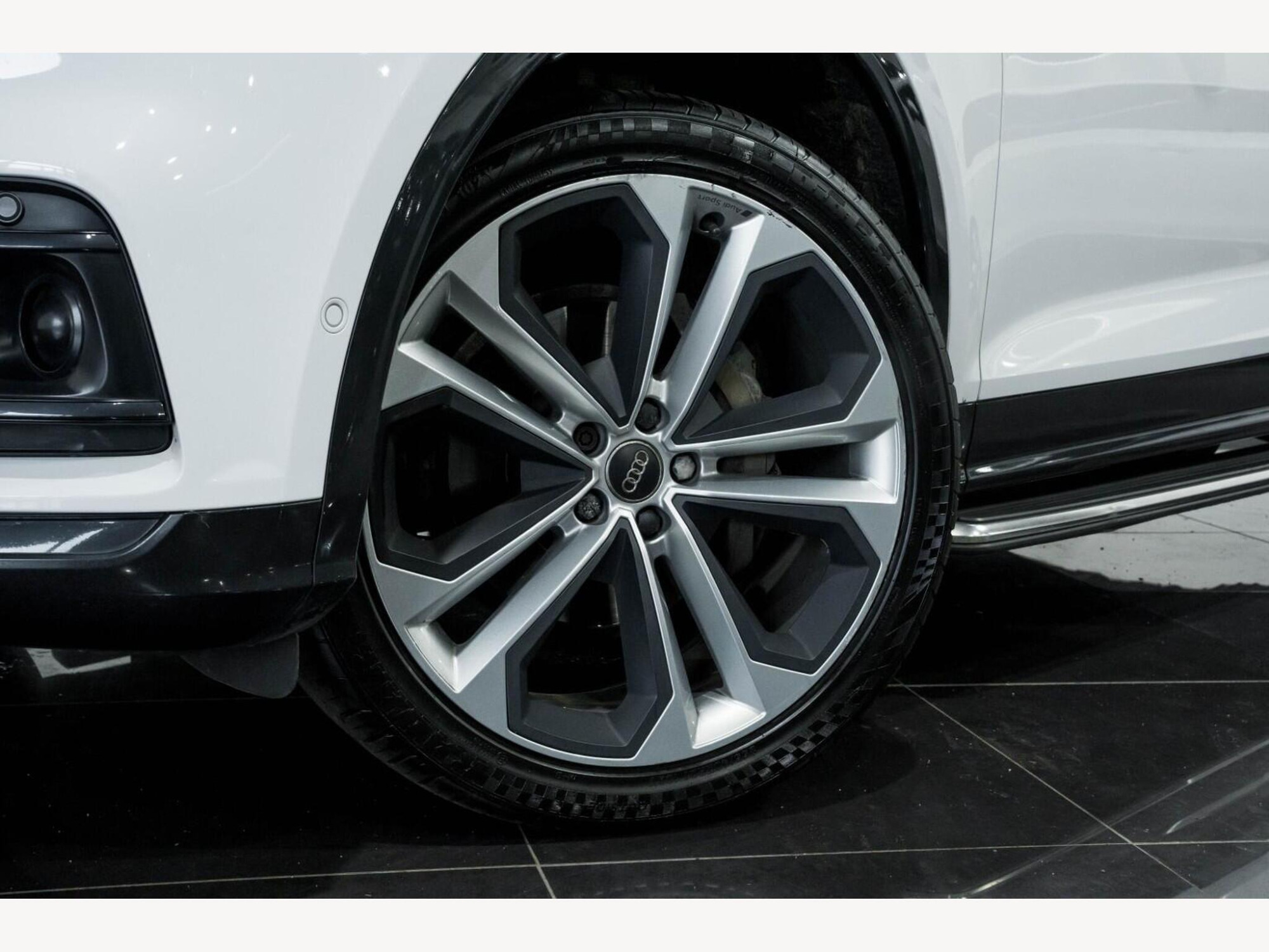 2019 Audi Q5 image 10