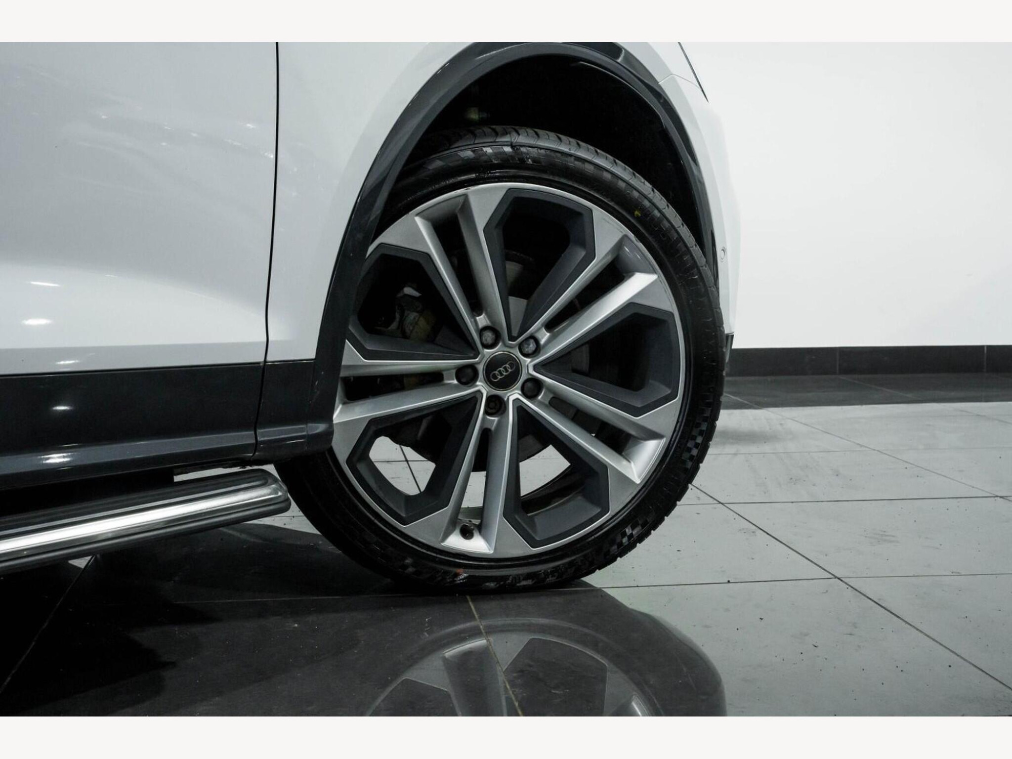 2019 Audi Q5 image 9