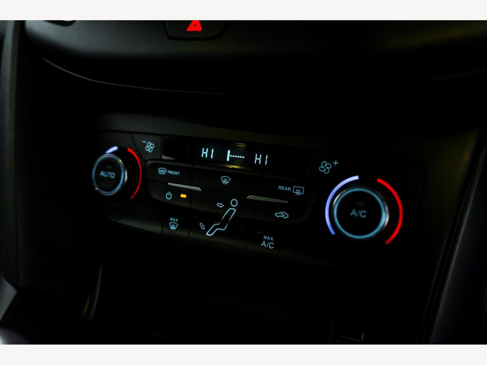 2016 Ford FOCUS image 19