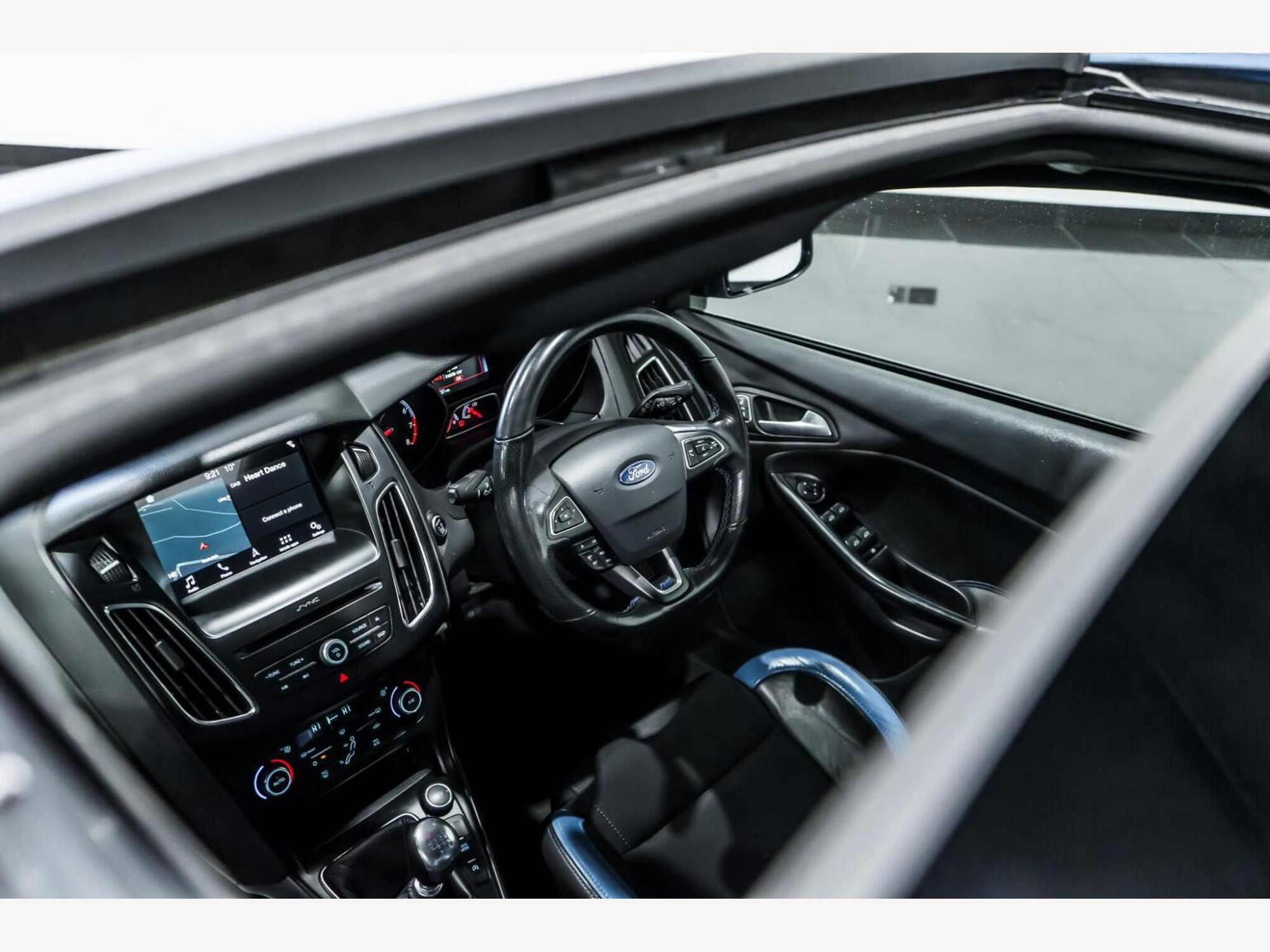 2016 Ford FOCUS image 11