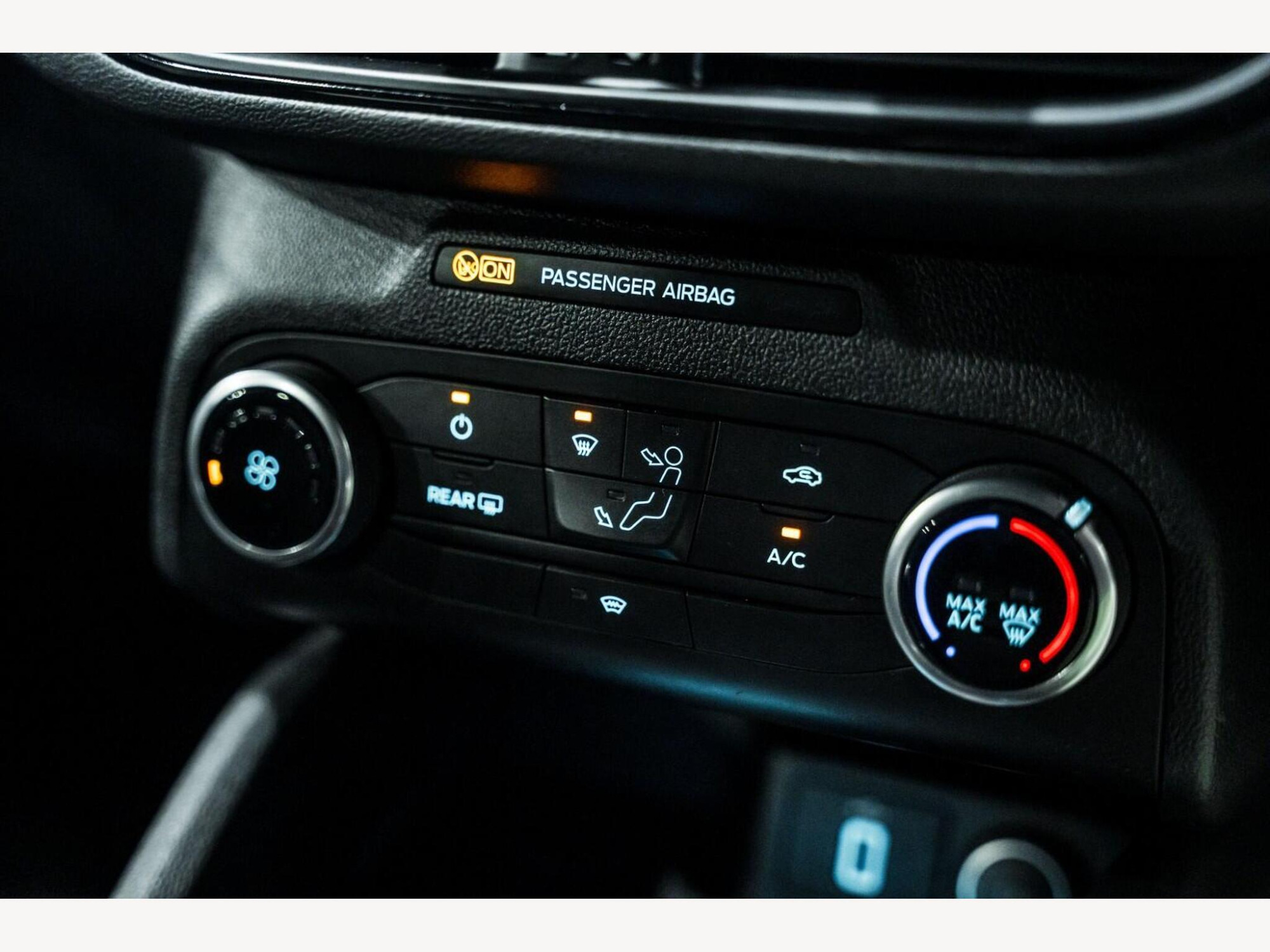 2019 Ford FOCUS image 15