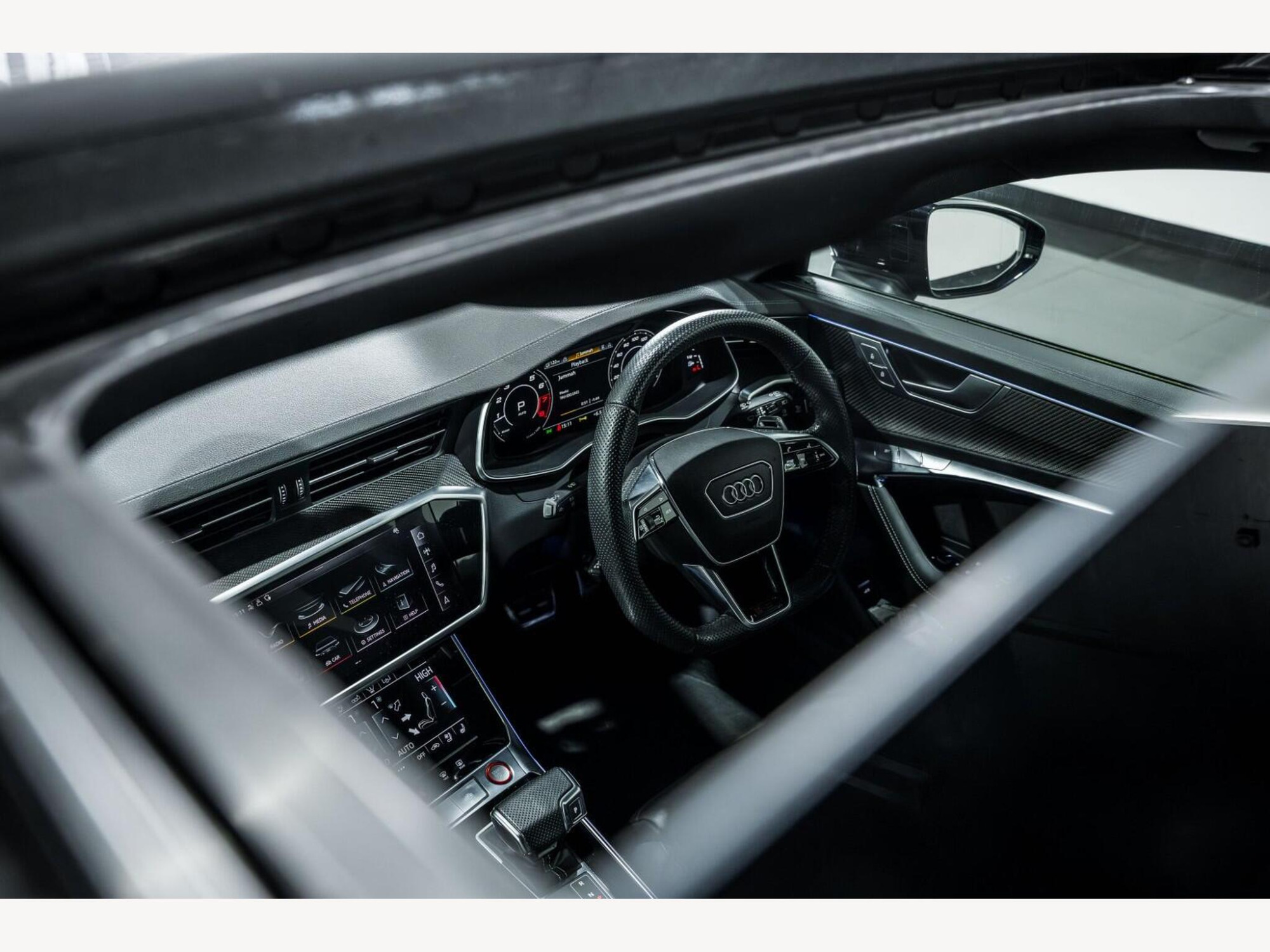 2020 Audi RS6 AVANT image 13