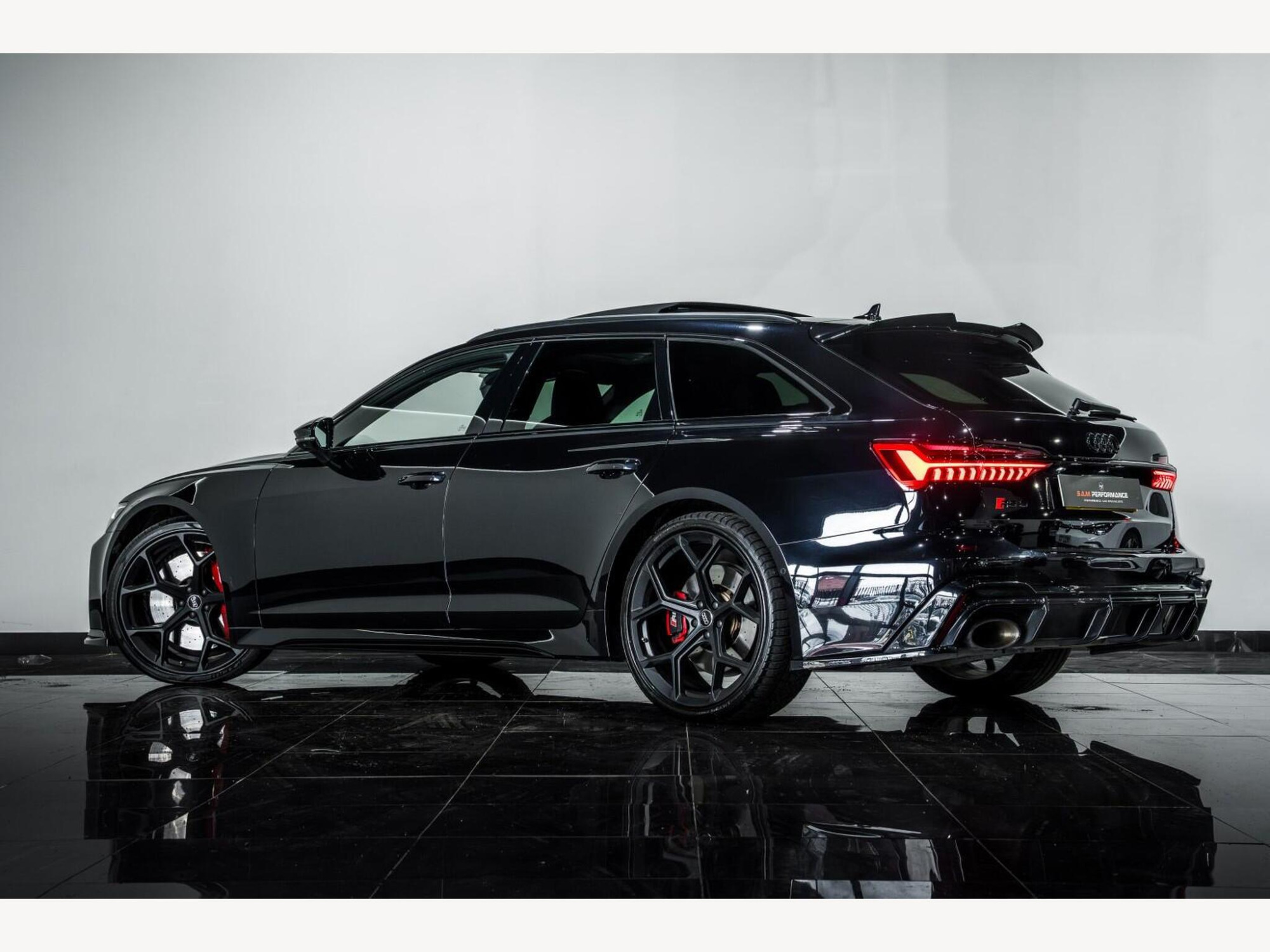 2020 Audi RS6 AVANT image 4