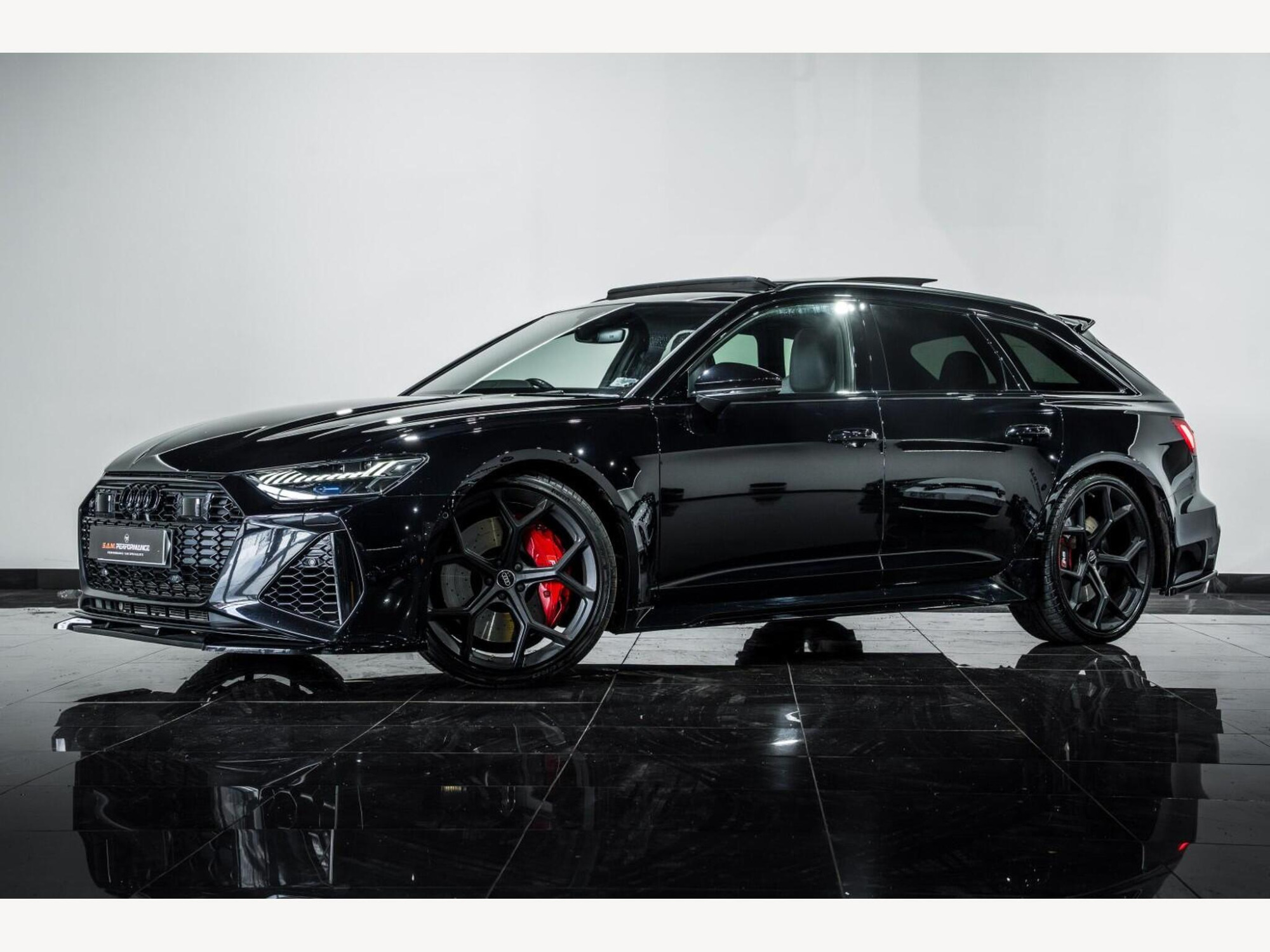 2020 Audi RS6 AVANT image 2