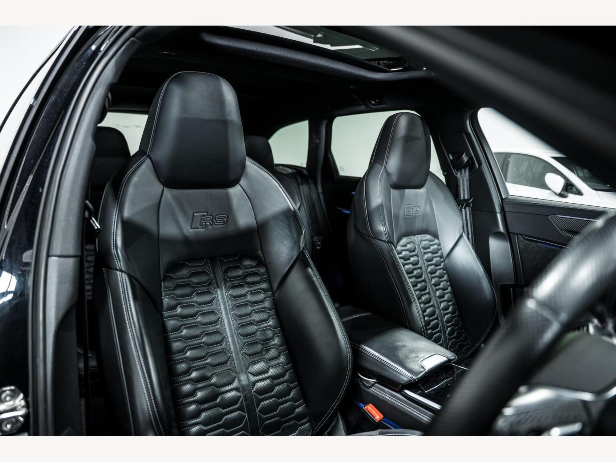 2020 Audi RS6 AVANT image 15