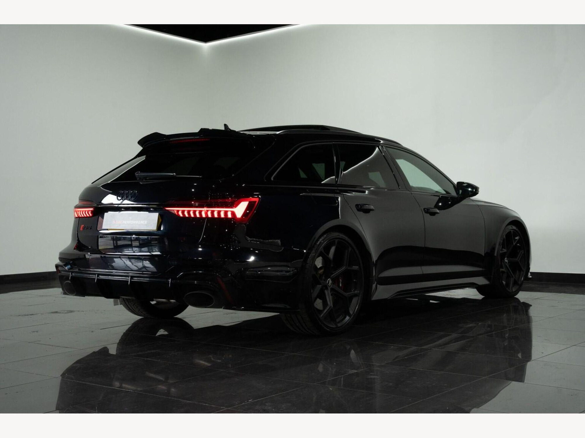 2020 Audi RS6 AVANT image 6