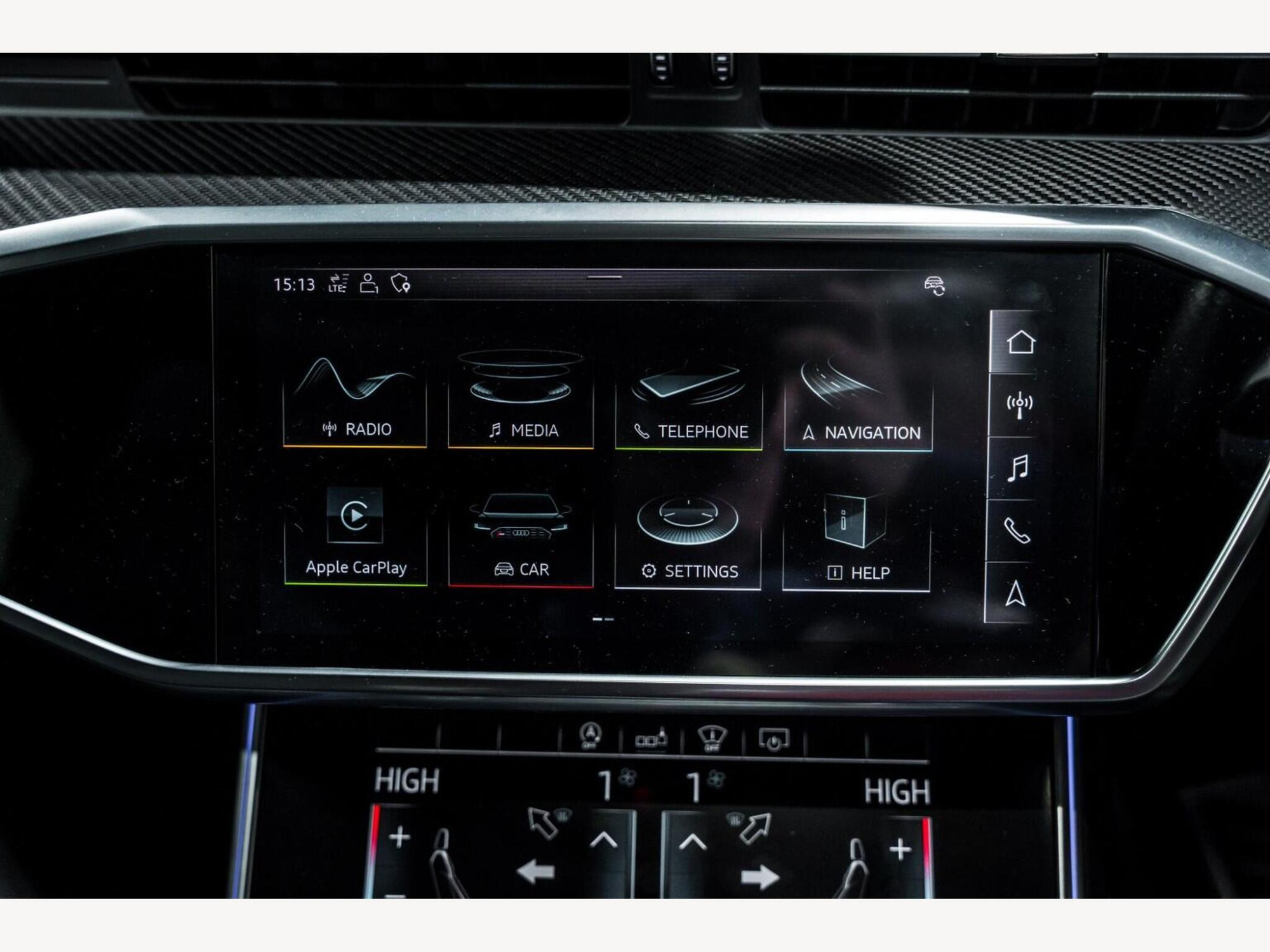 2020 Audi RS6 AVANT image 18