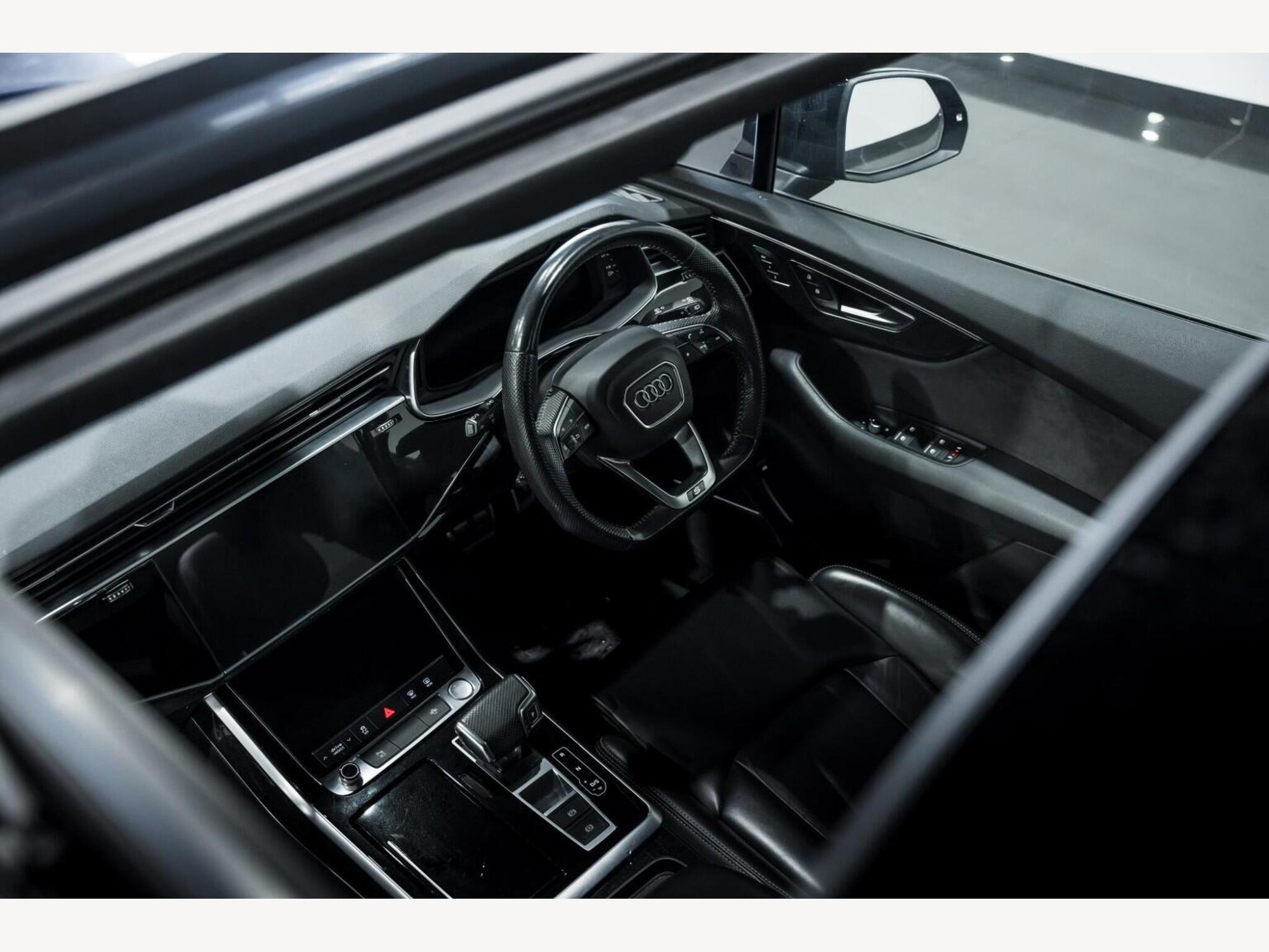 2020 Audi Q7 image 13