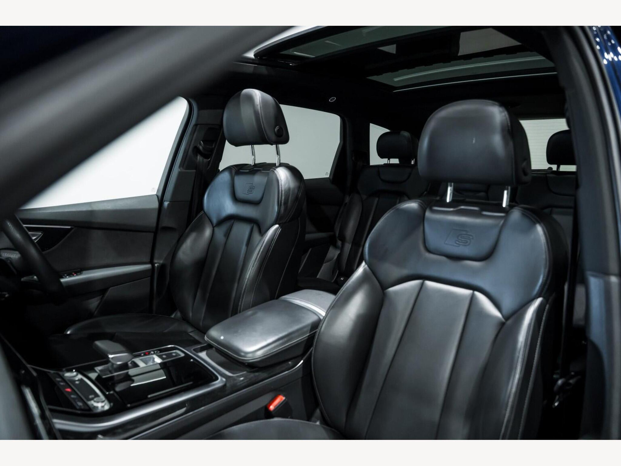 2020 Audi Q7 image 12