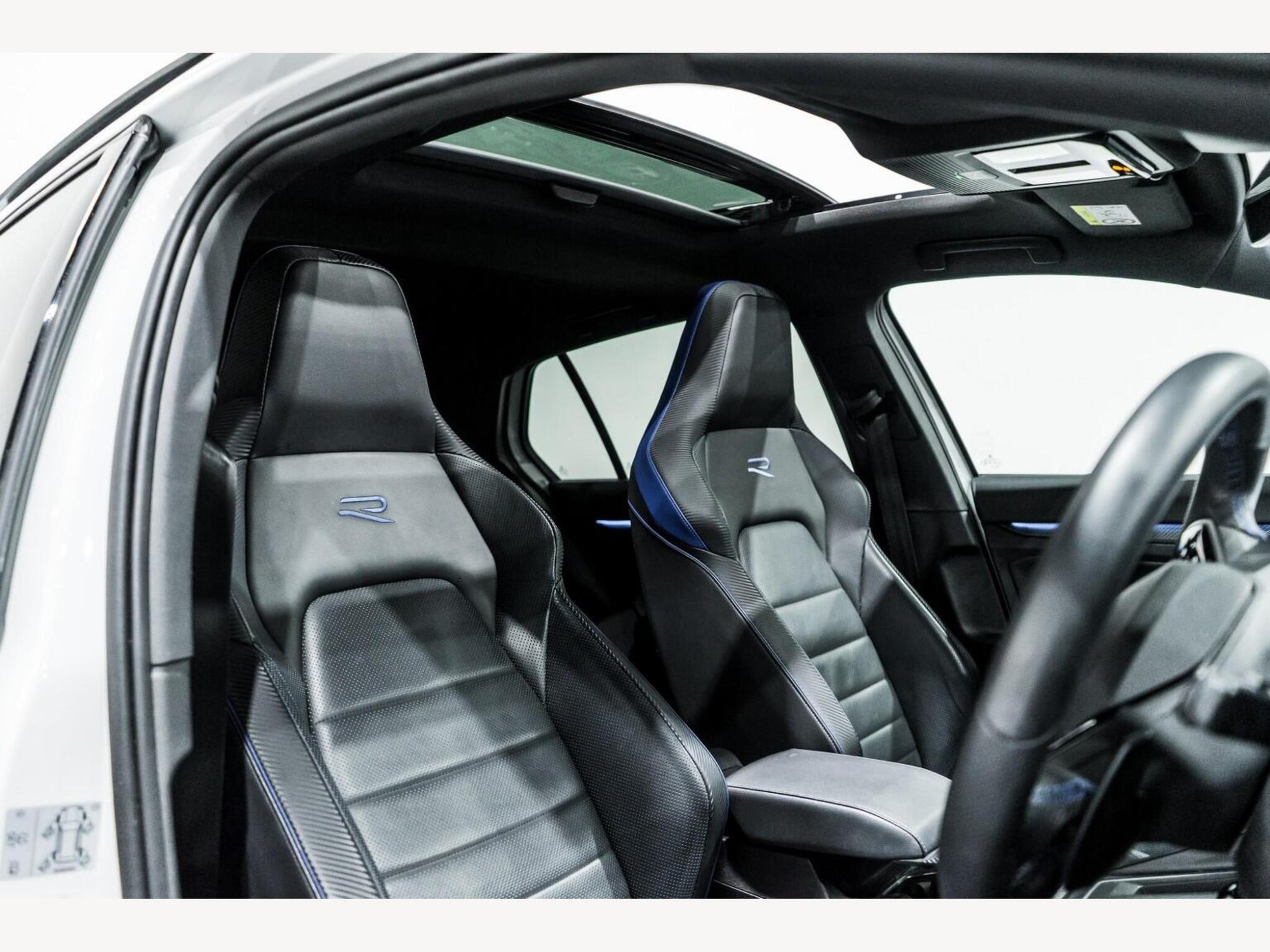 2021 Volkswagen GOLF image 13
