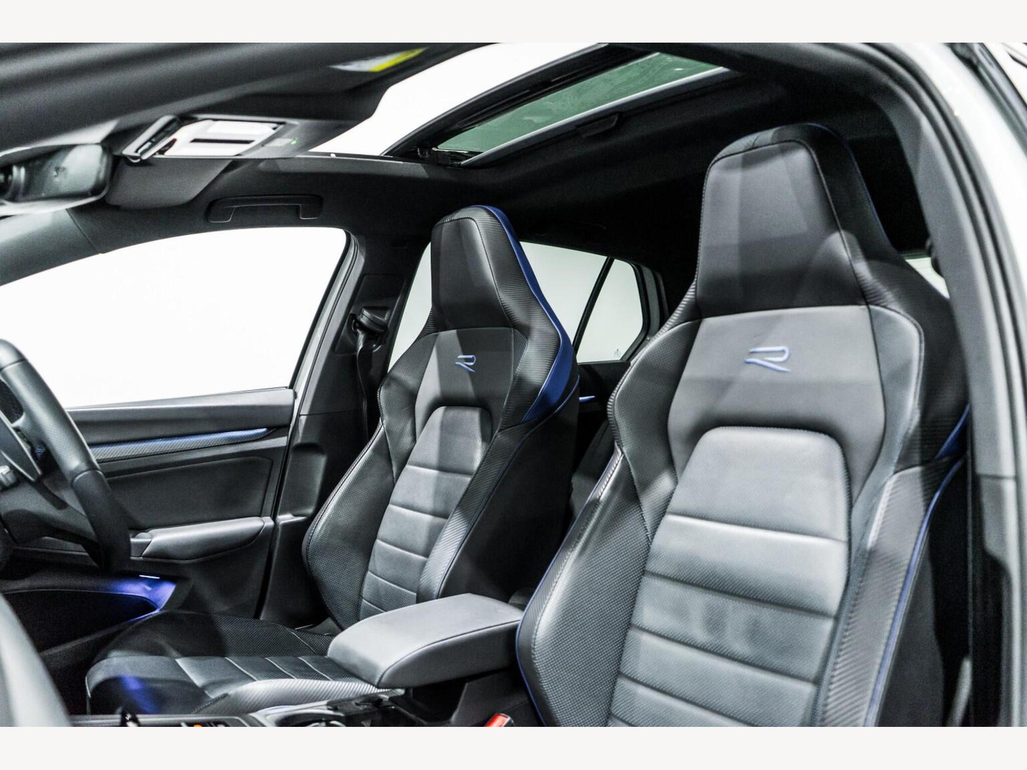2021 Volkswagen GOLF image 14