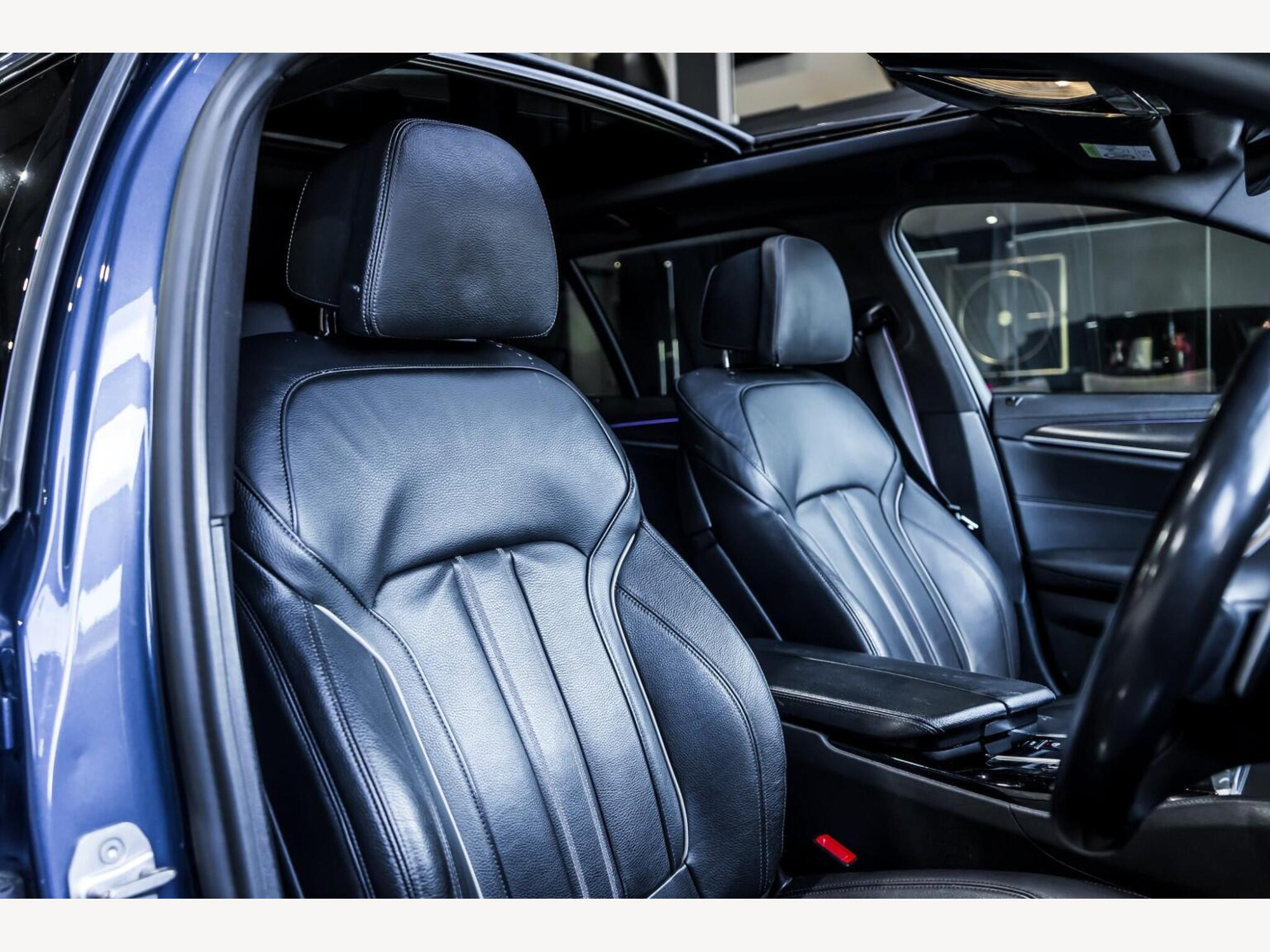 2021 BMW 5 SERIES image 11