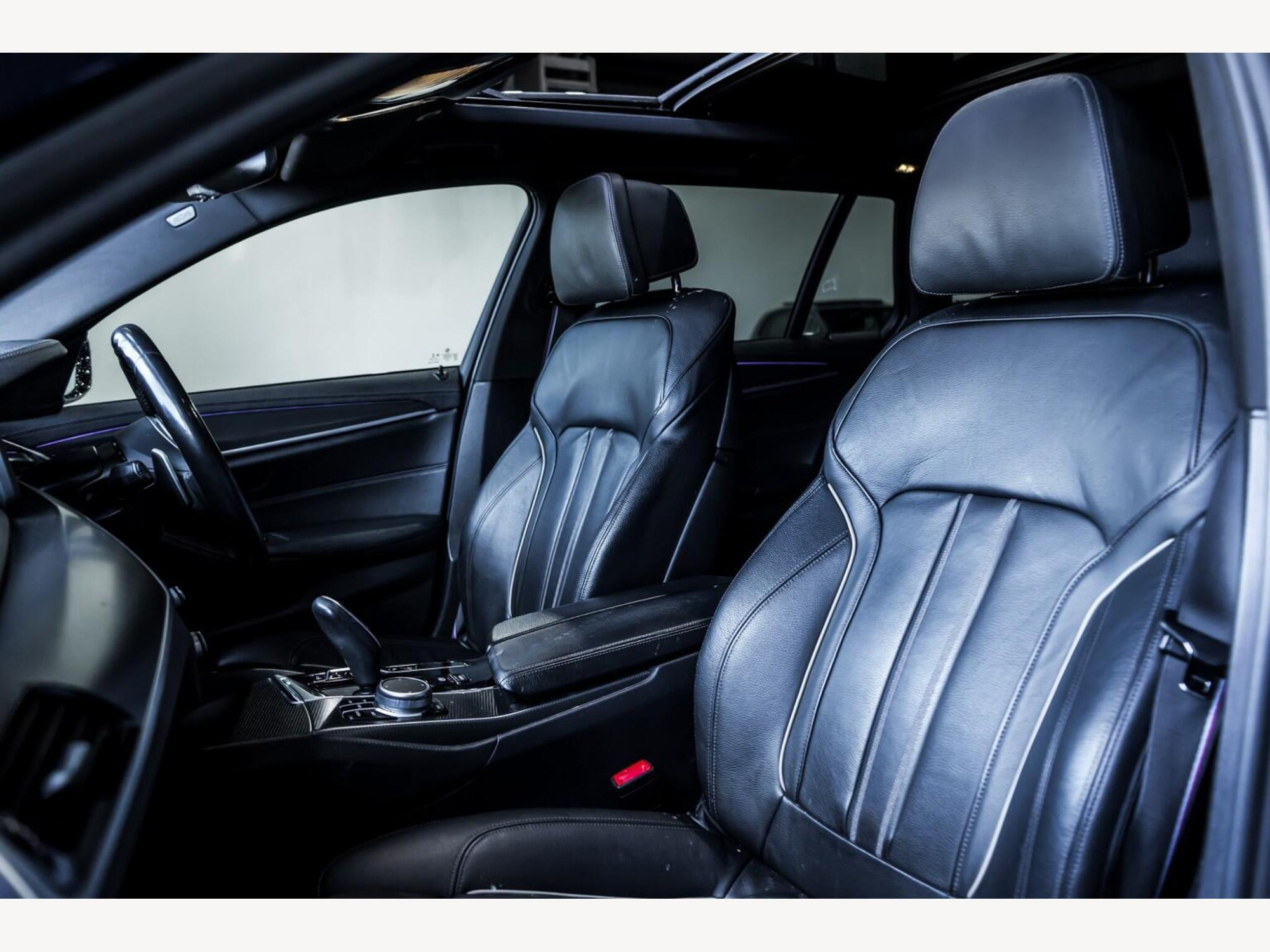 2021 BMW 5 SERIES image 16