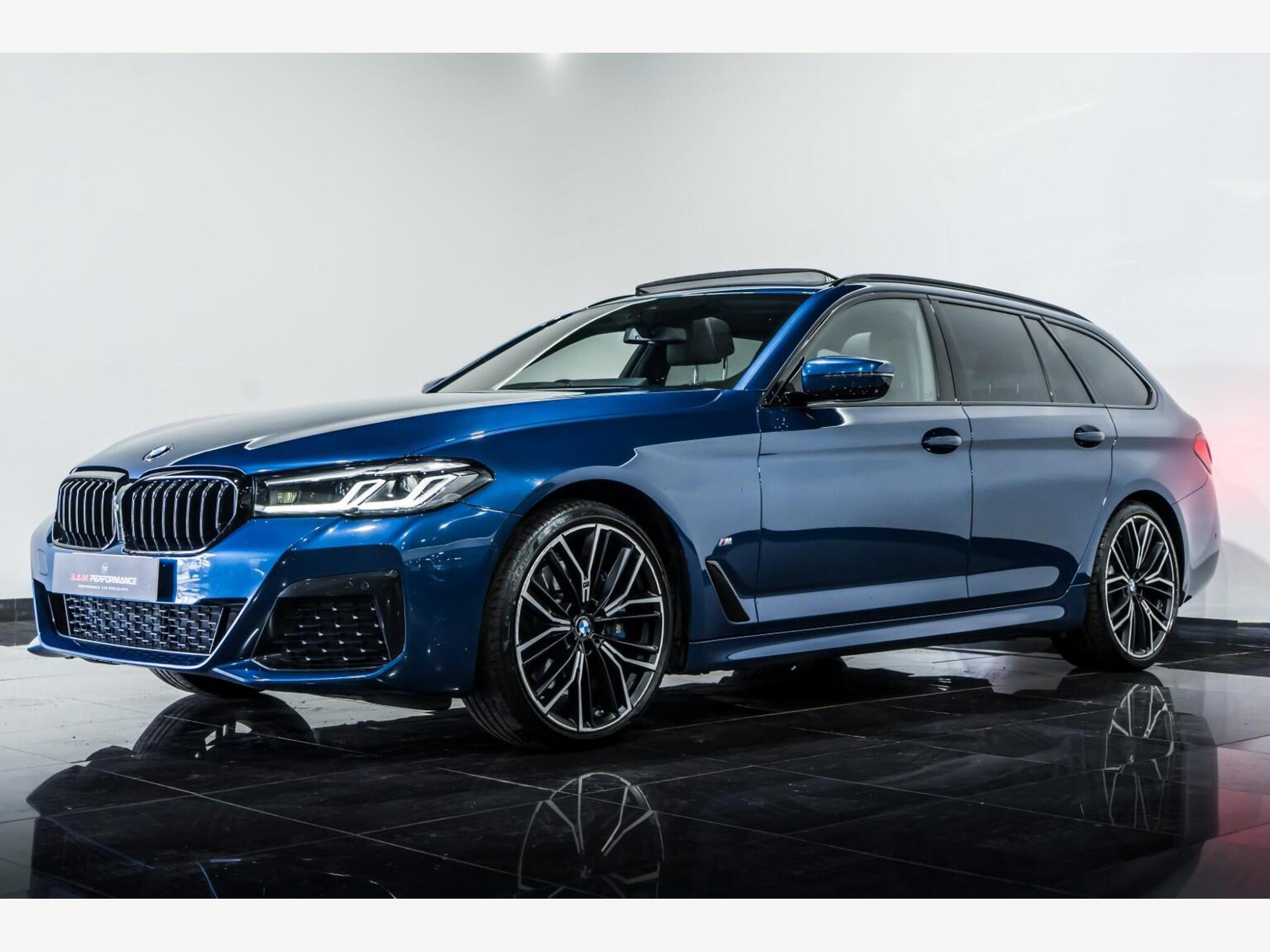 2021 BMW 5 SERIES image 3