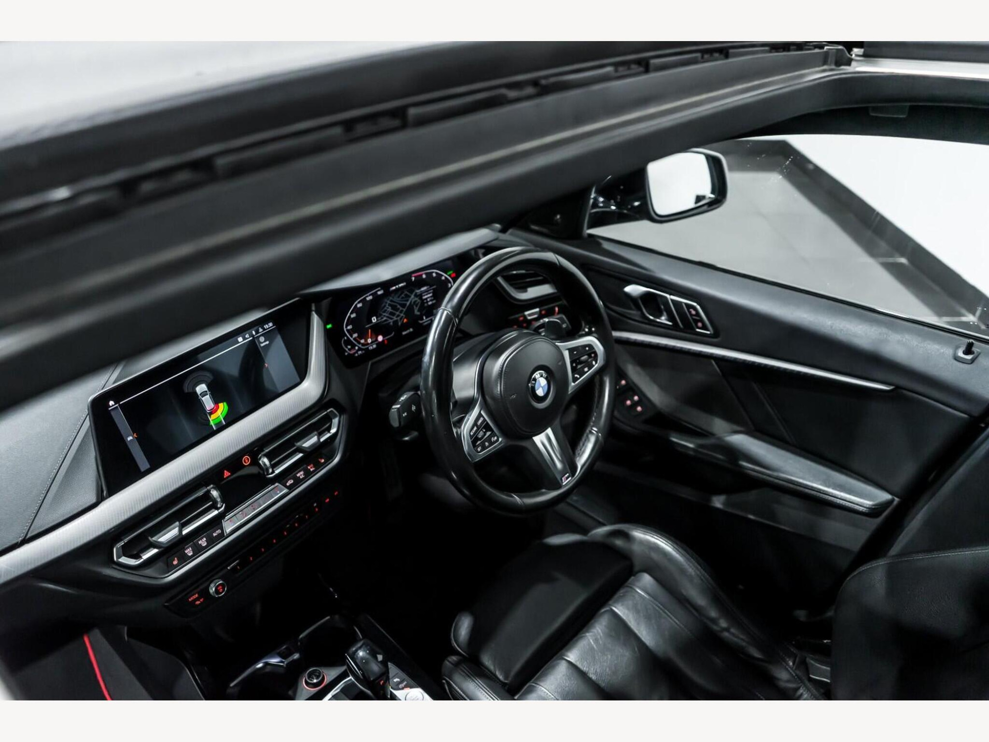 2020 BMW 1 SERIES image 11