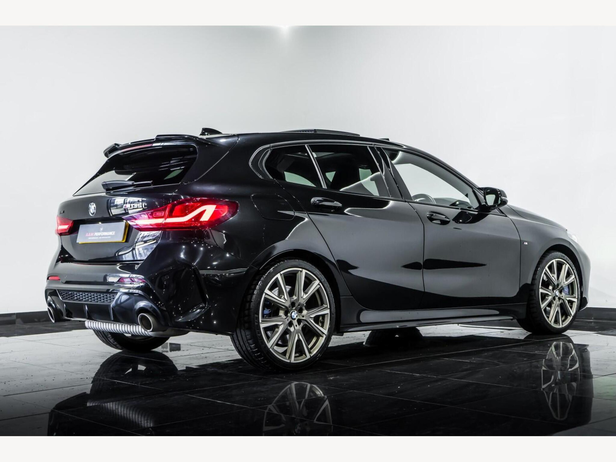 2020 BMW 1 SERIES image 6