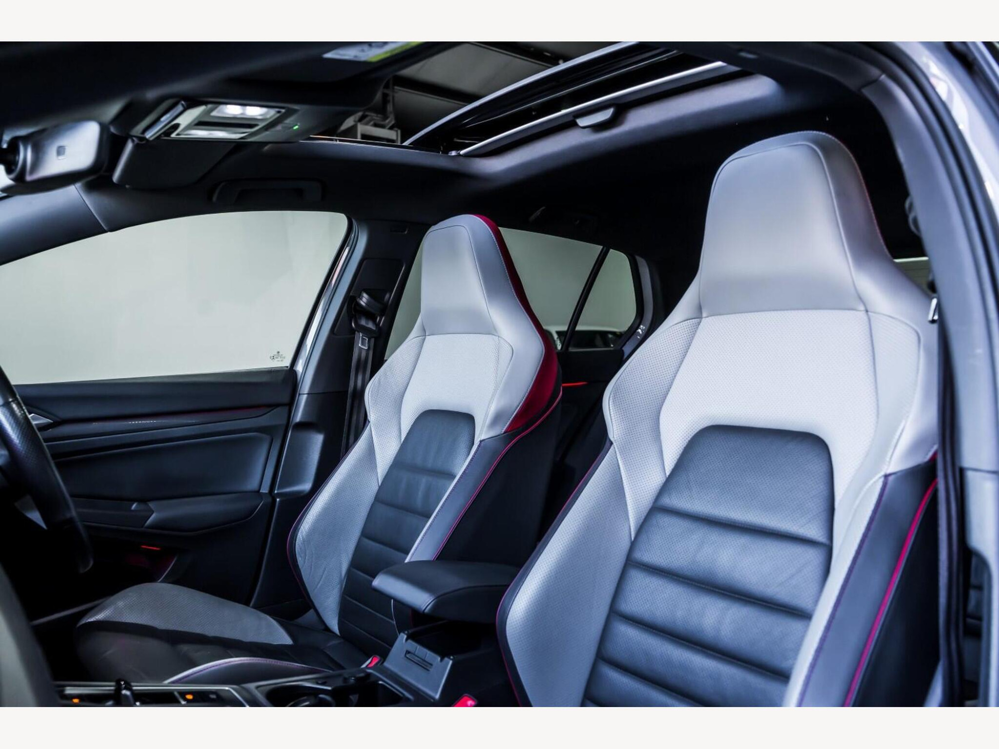2020 Volkswagen GOLF image 12
