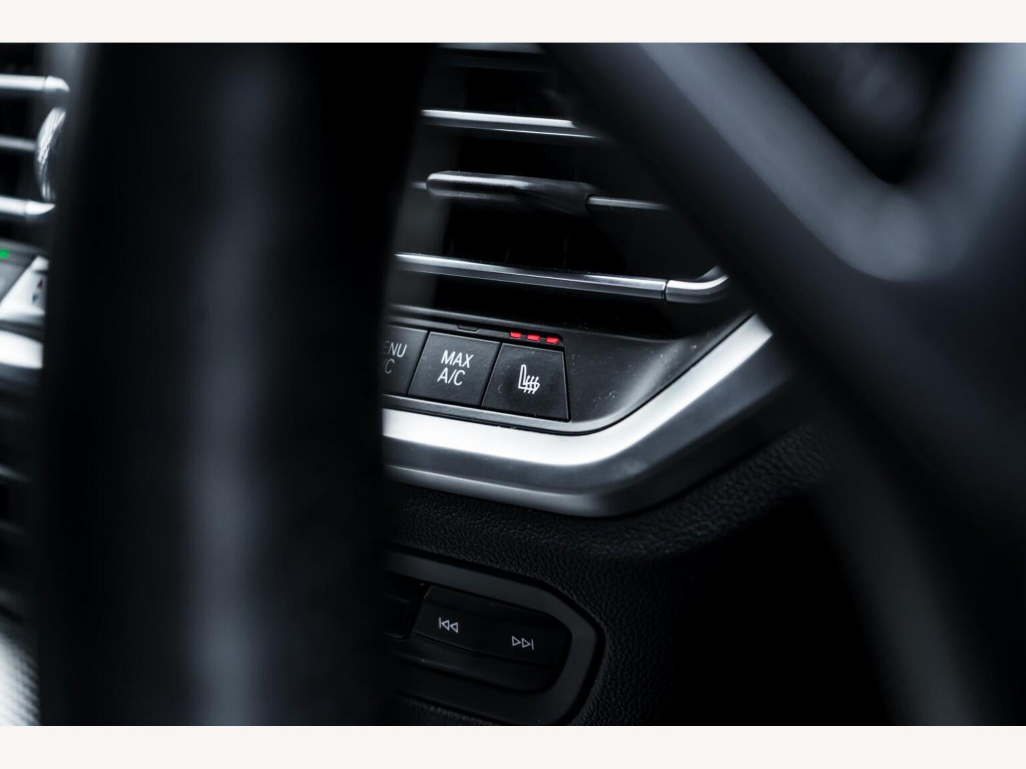 2020 BMW 3 SERIES image 19