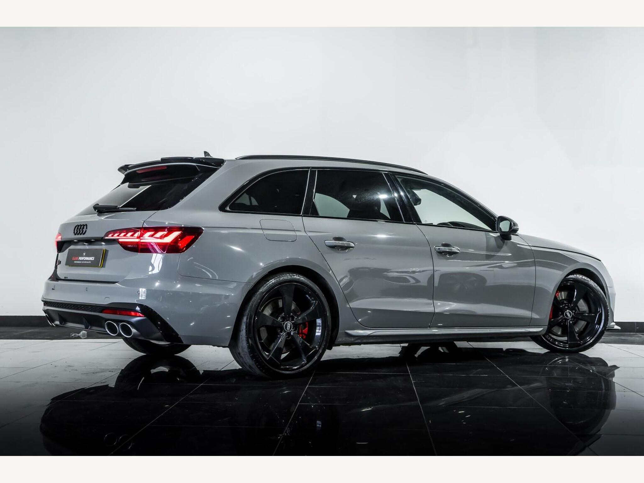 2020 Audi S4 AVANT image 3
