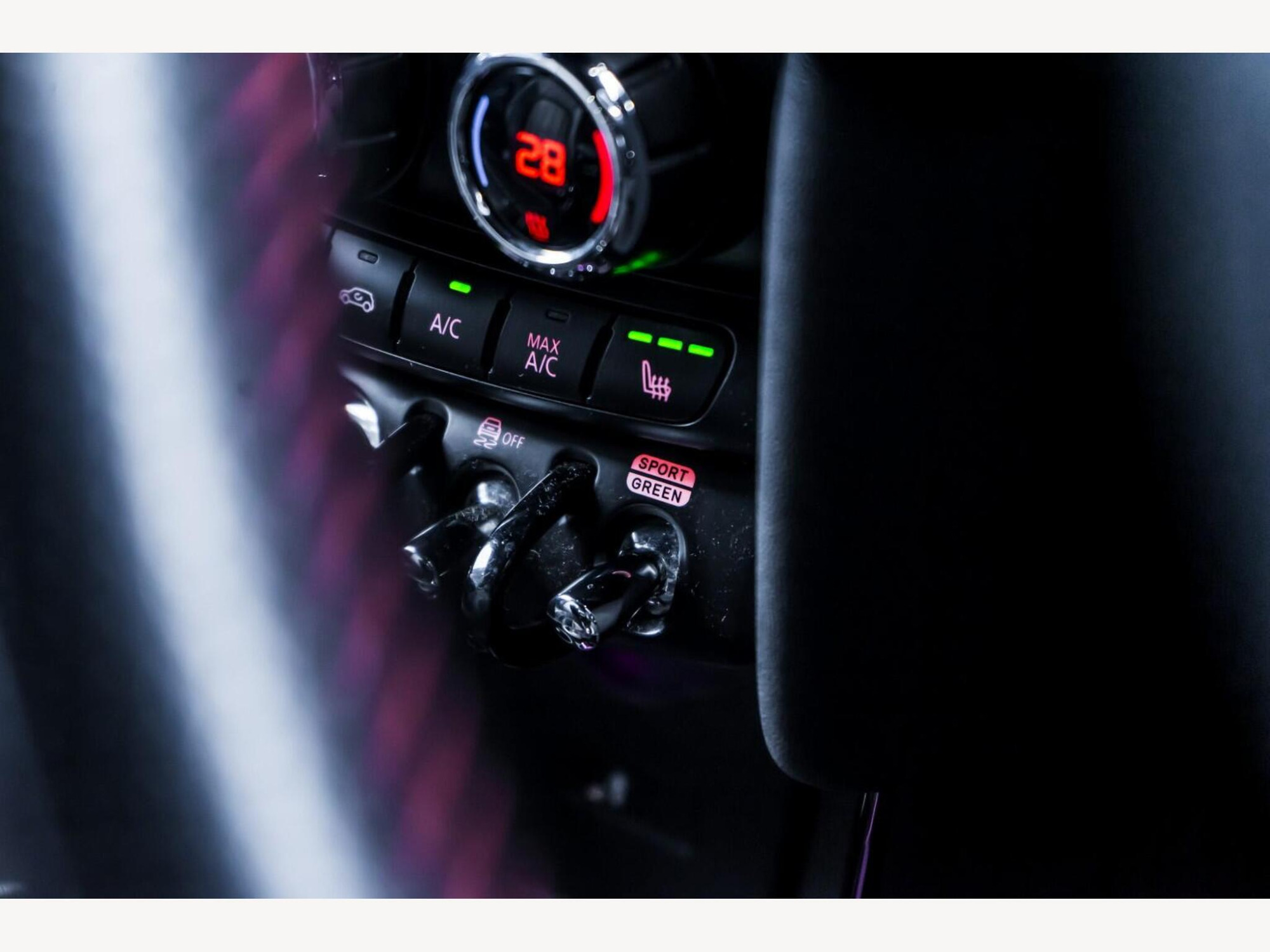 2019 MINI HATCH image 17