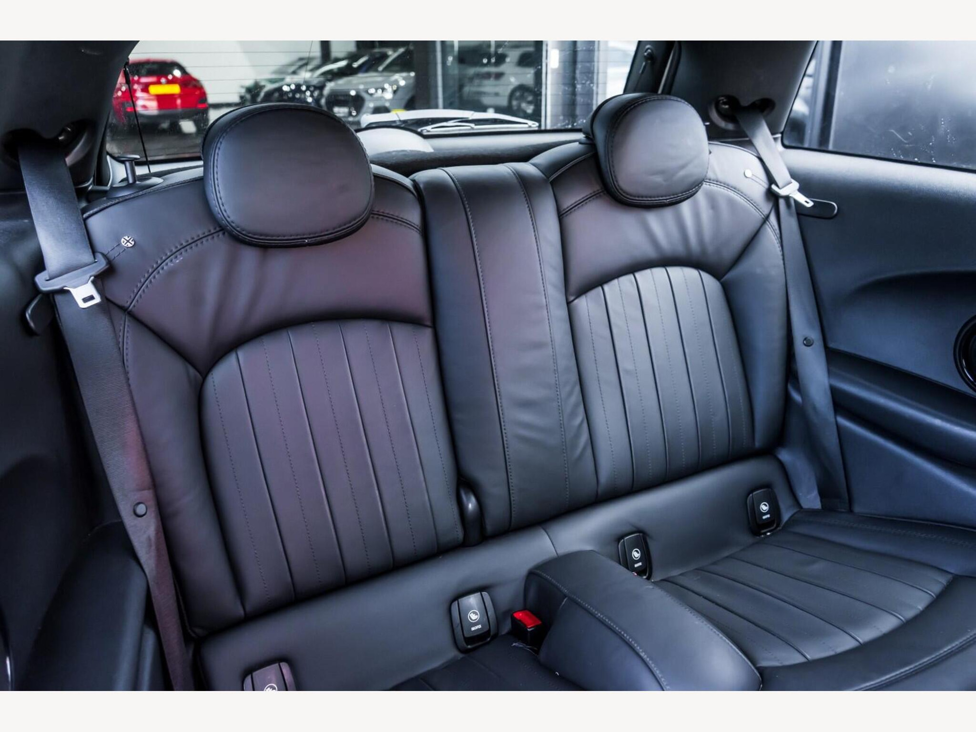 2019 MINI HATCH image 12
