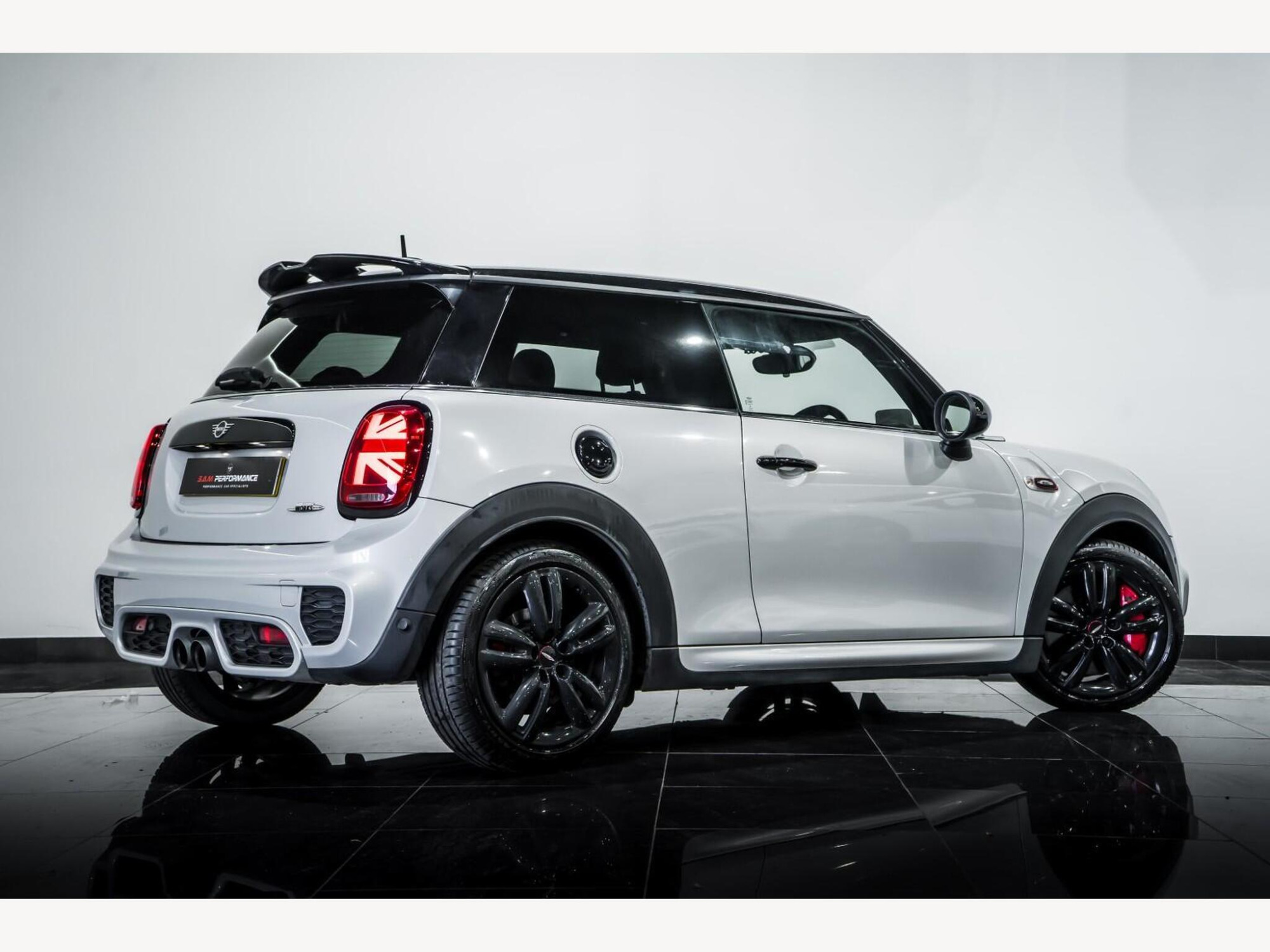 2019 MINI HATCH image 3