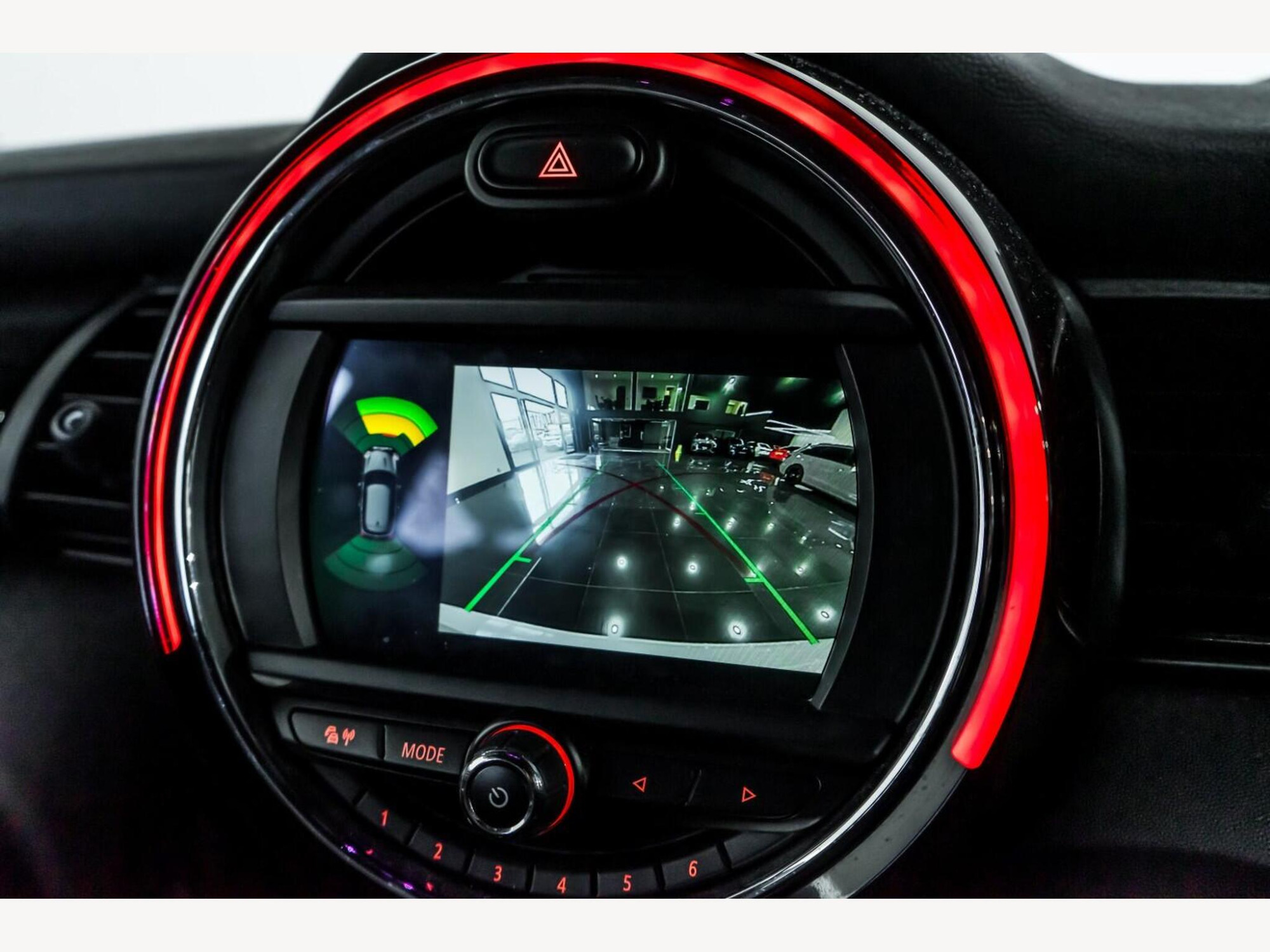2019 MINI HATCH image 14