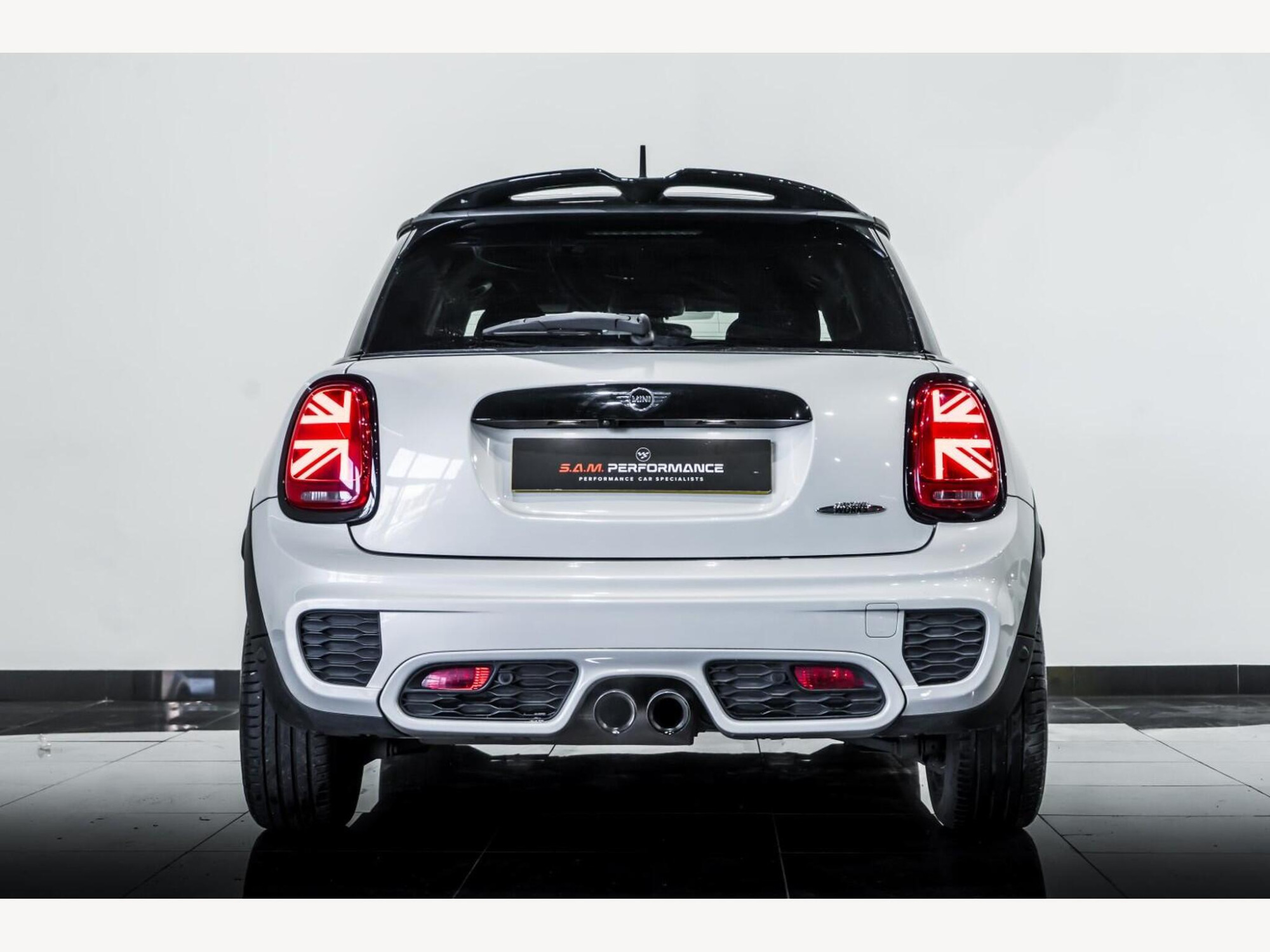 2019 MINI HATCH image 8
