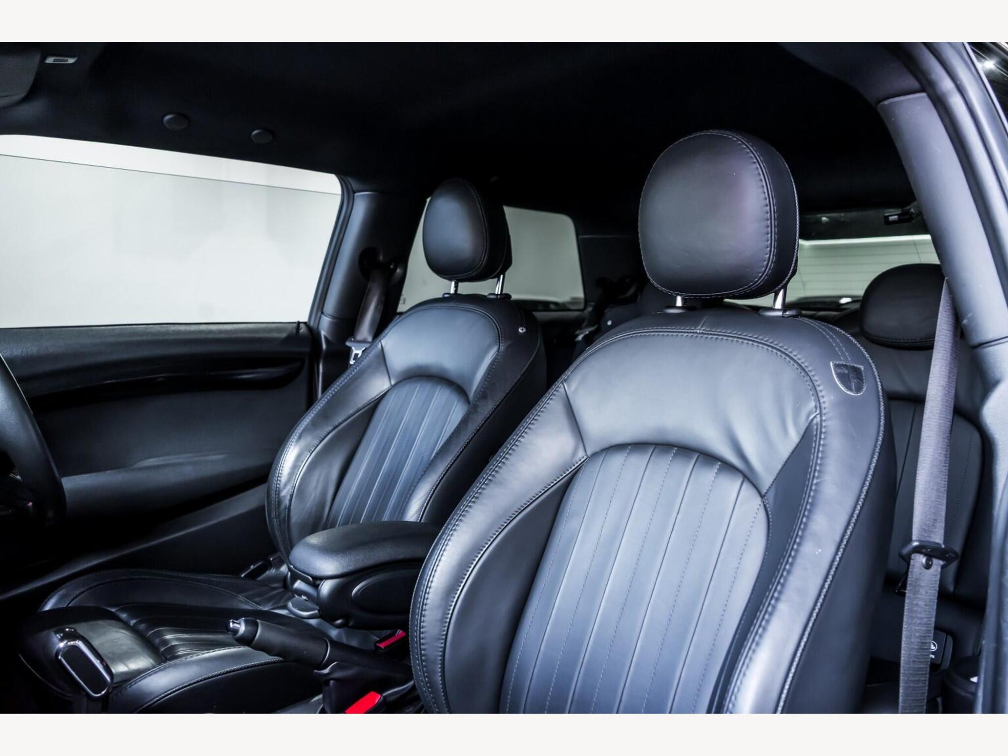 2019 MINI HATCH image 11