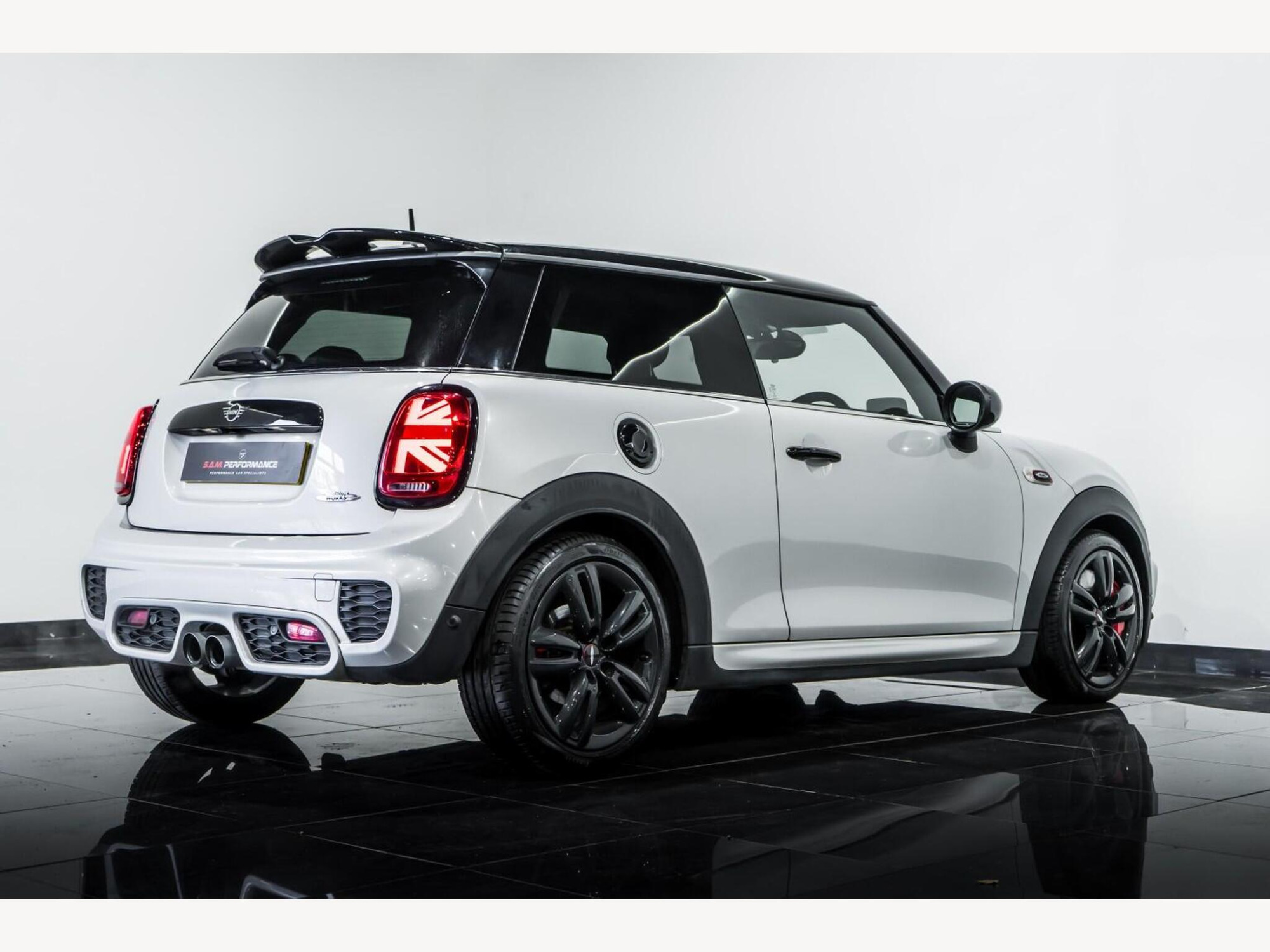 2019 MINI HATCH image 6
