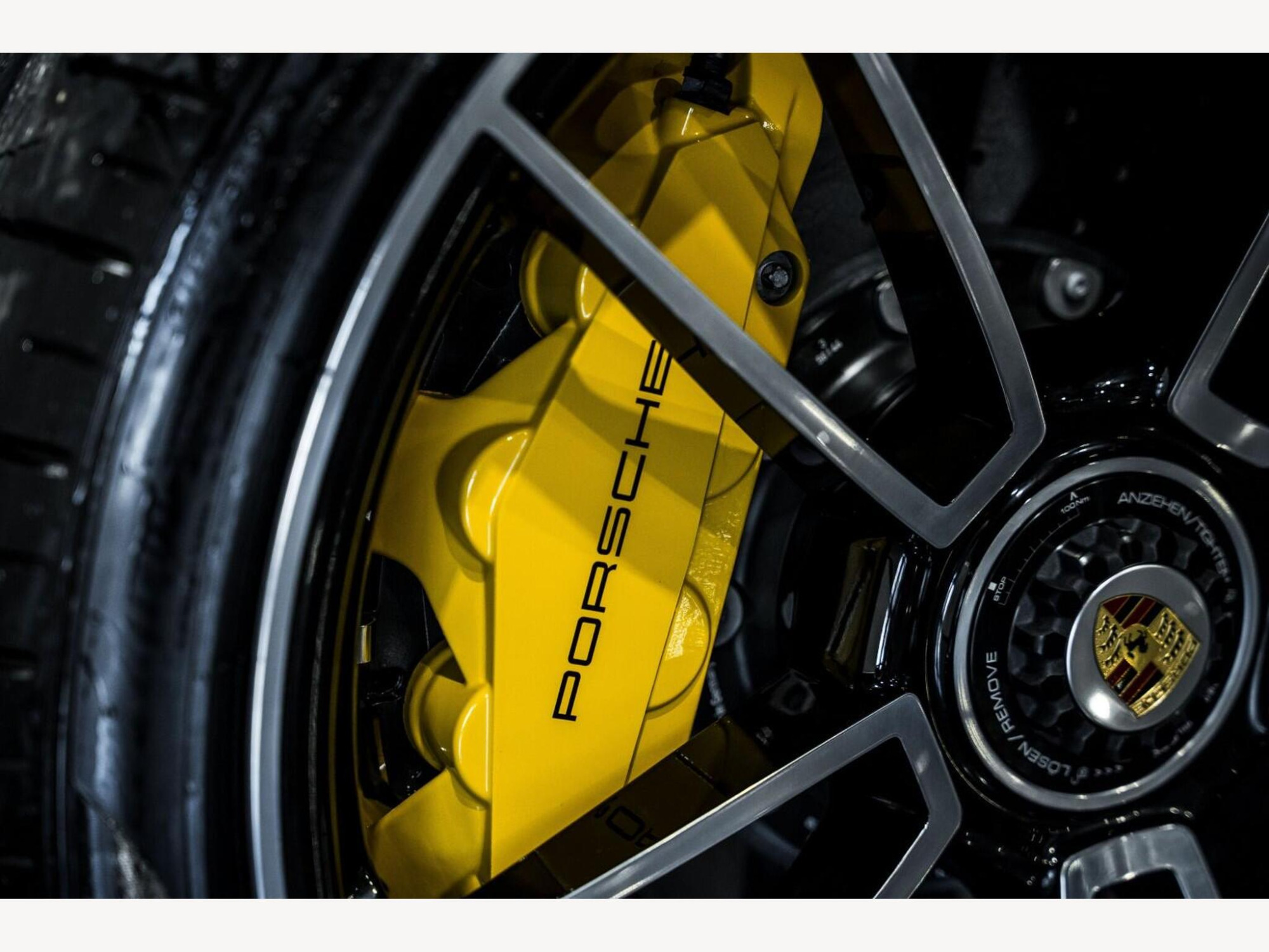 2023 Porsche 911 image 11