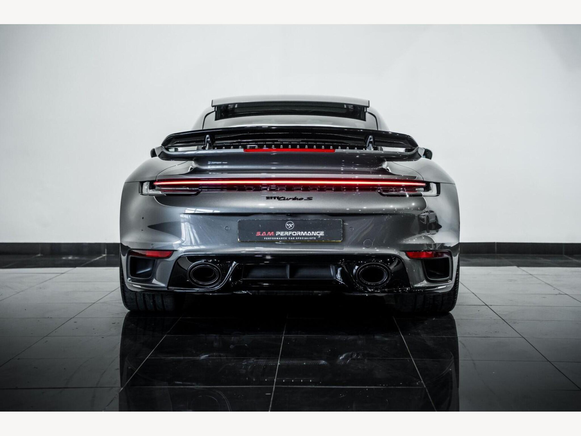 2023 Porsche 911 image 12