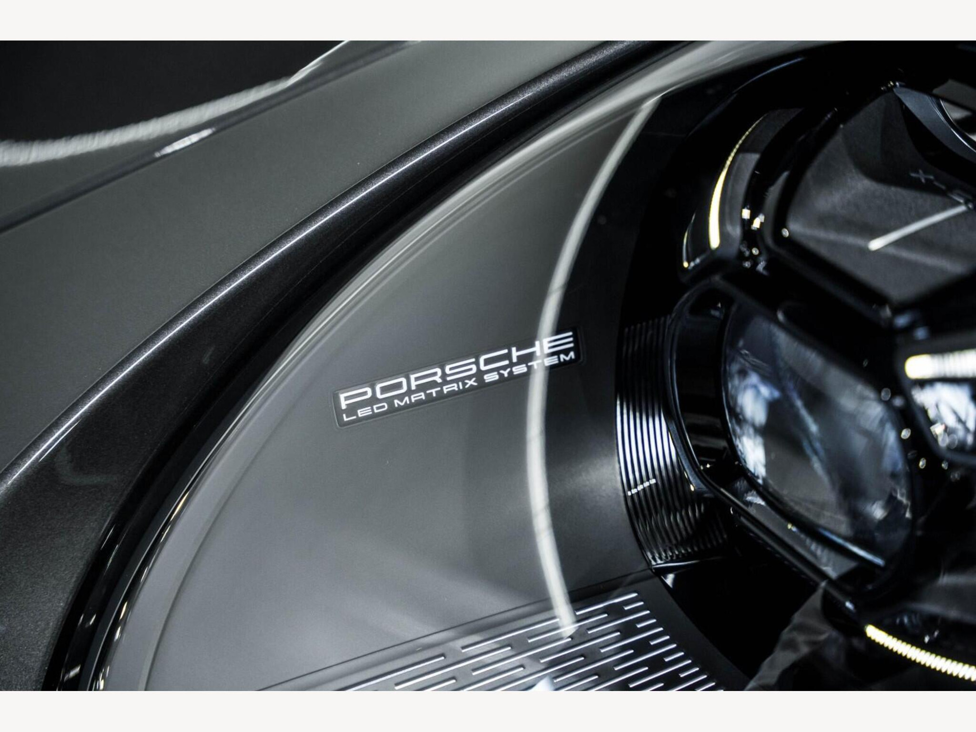 2023 Porsche 911 image 10
