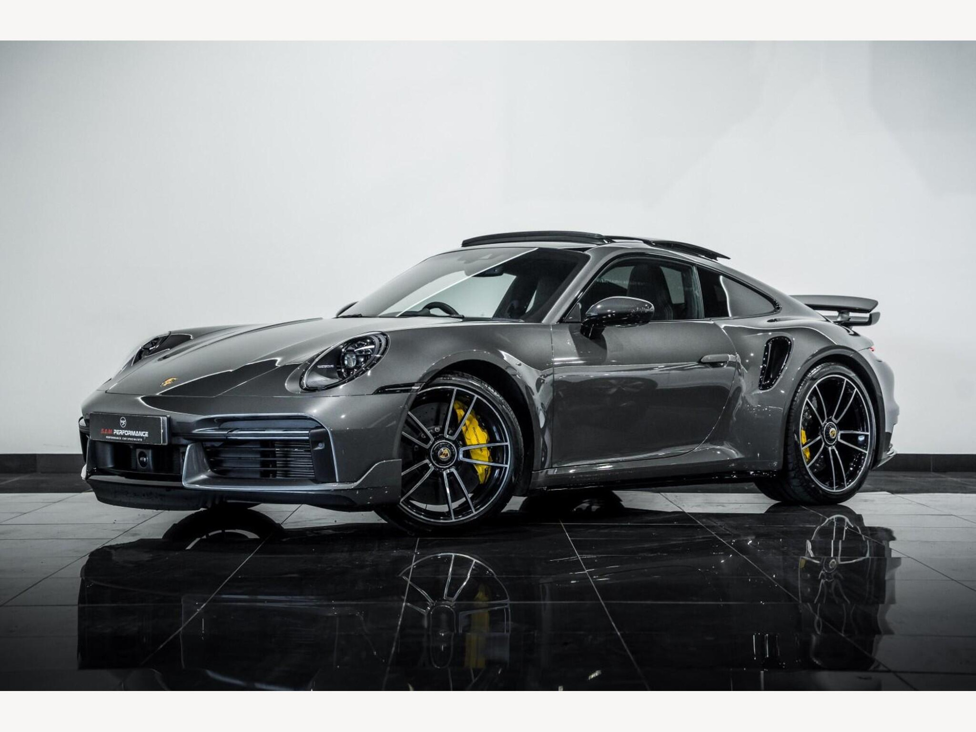 2023 Porsche 911 image 2