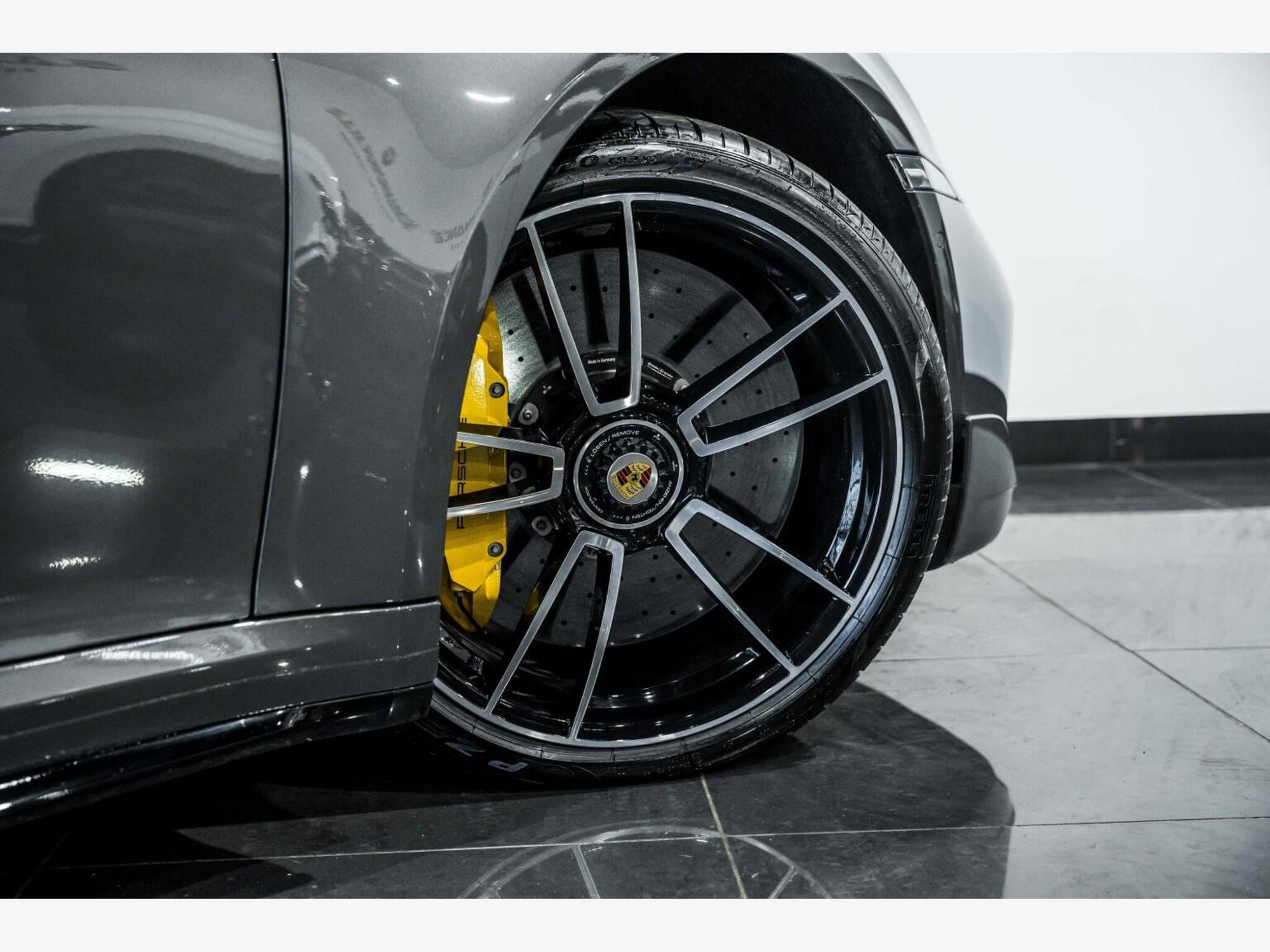 2023 Porsche 911 image 8