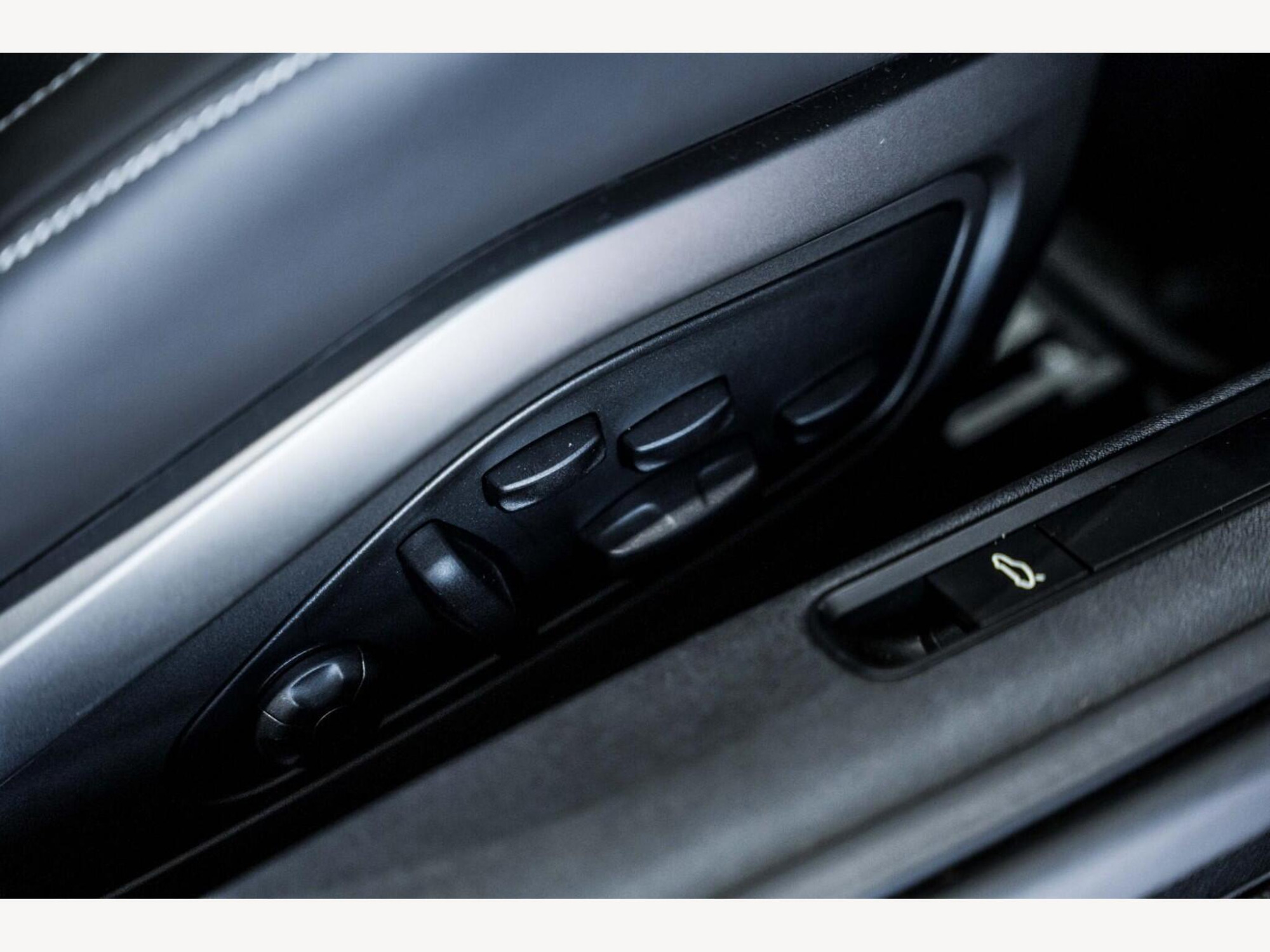 2023 Porsche 911 image 27
