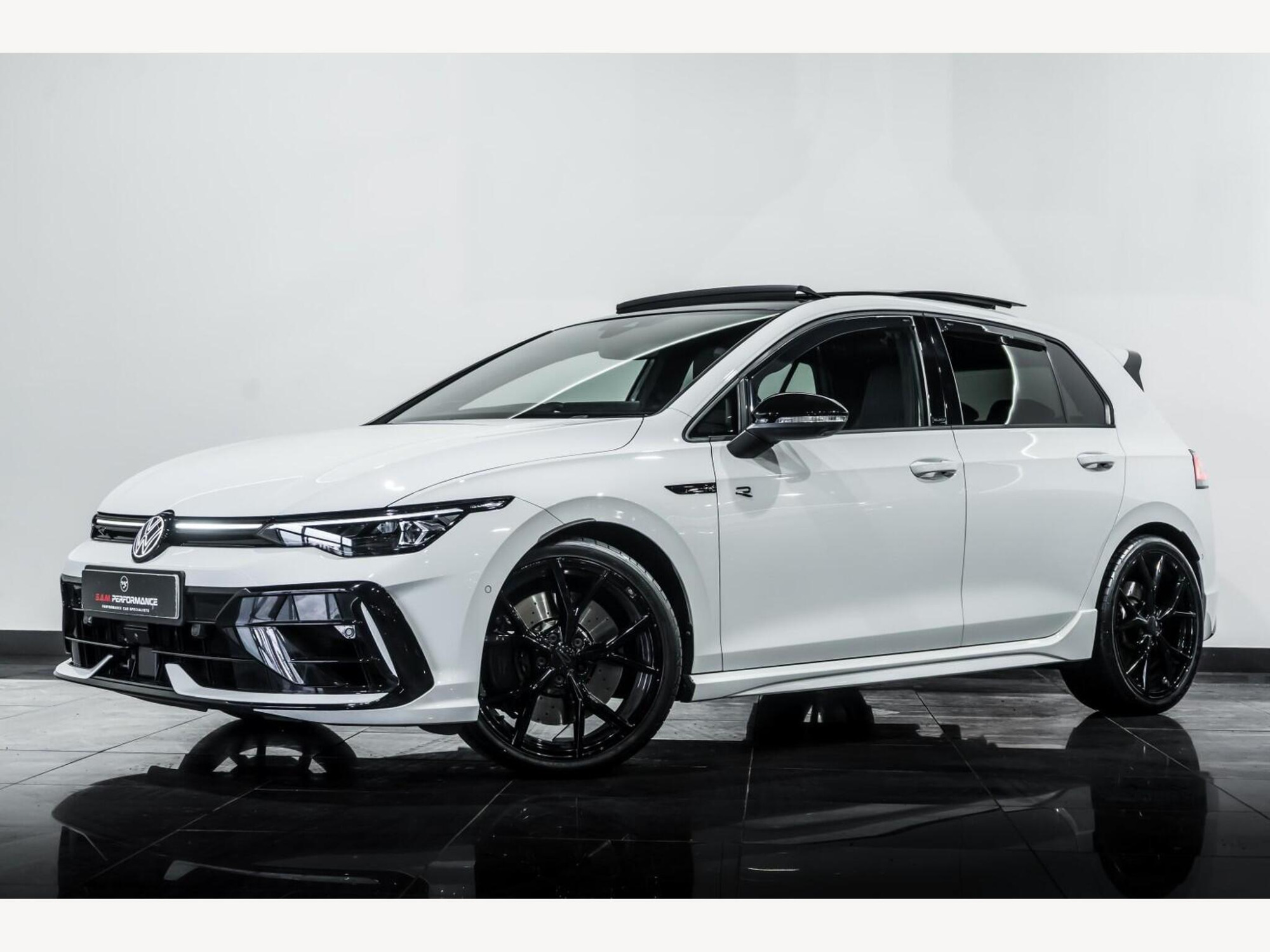 2025 Volkswagen GOLF image 2