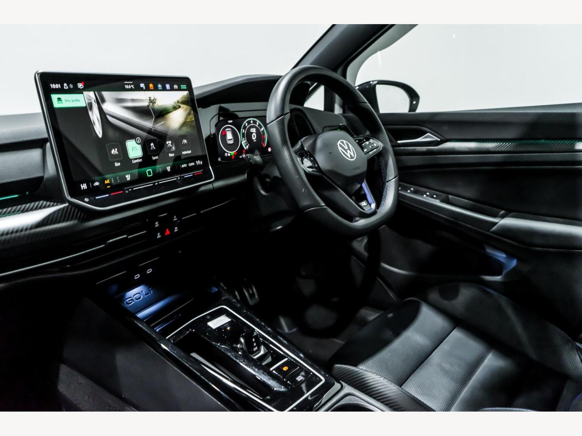 2025 Volkswagen GOLF image 15