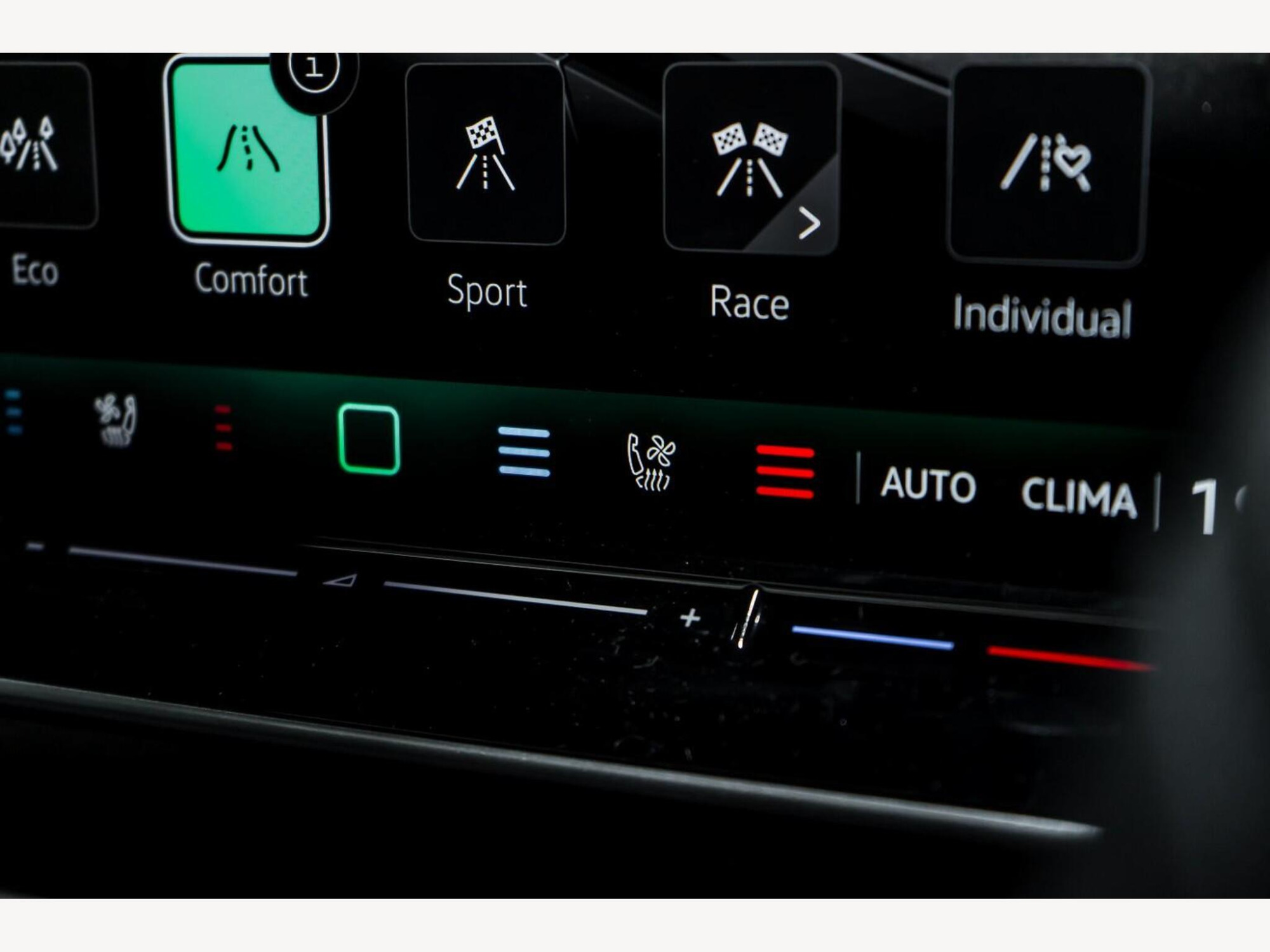 2025 Volkswagen GOLF image 24