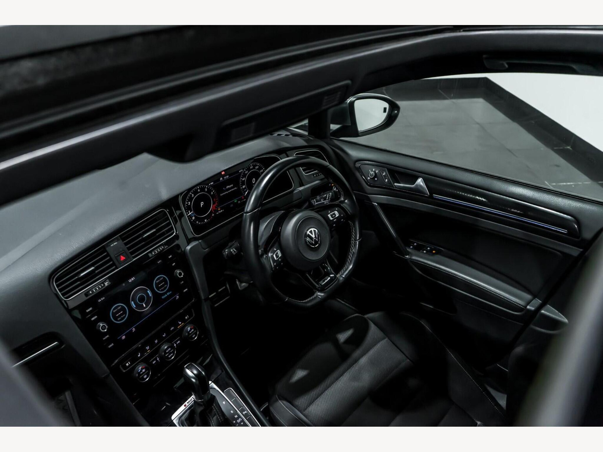 2019 Volkswagen GOLF image 10