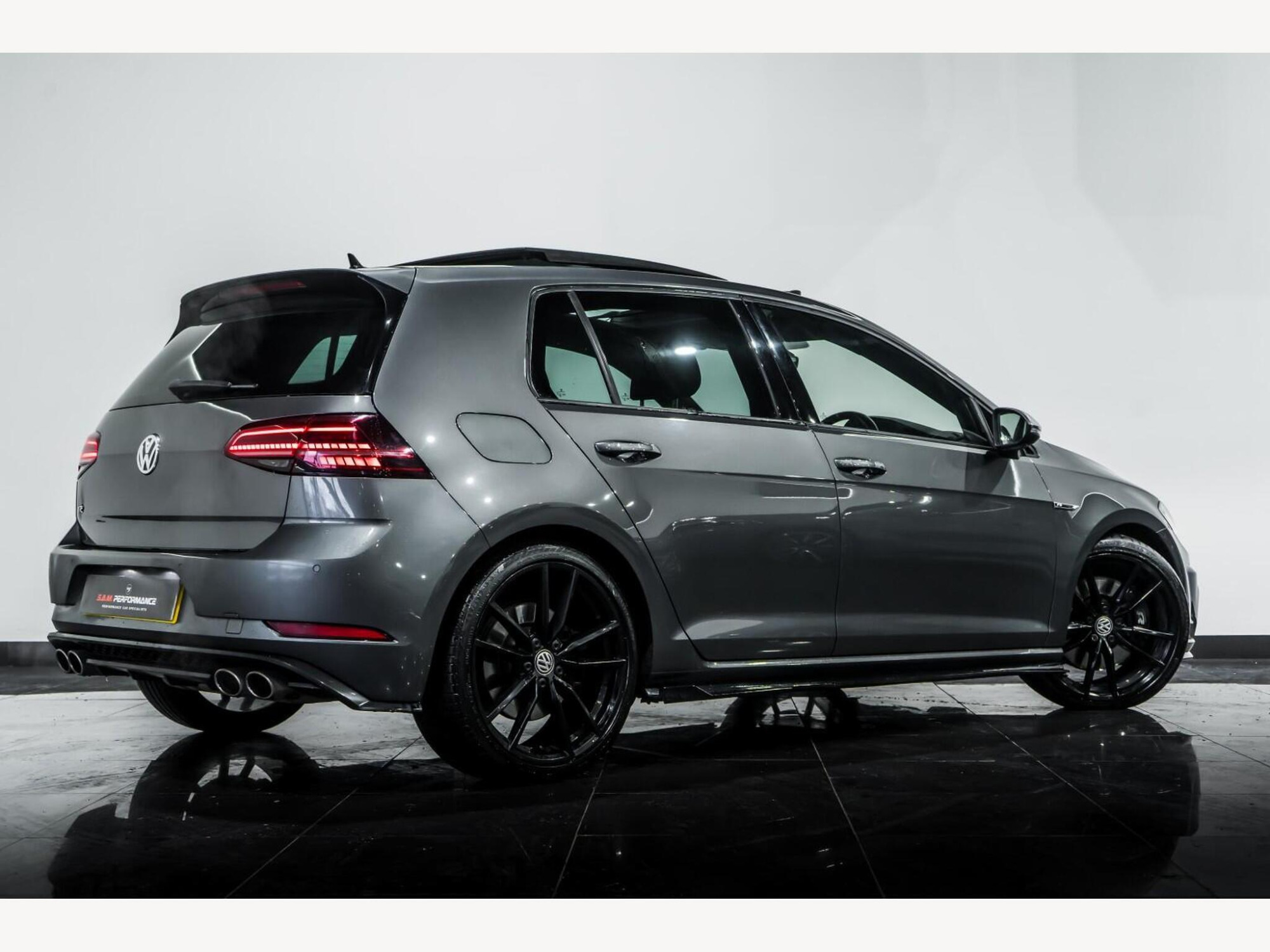 2019 Volkswagen GOLF image 3