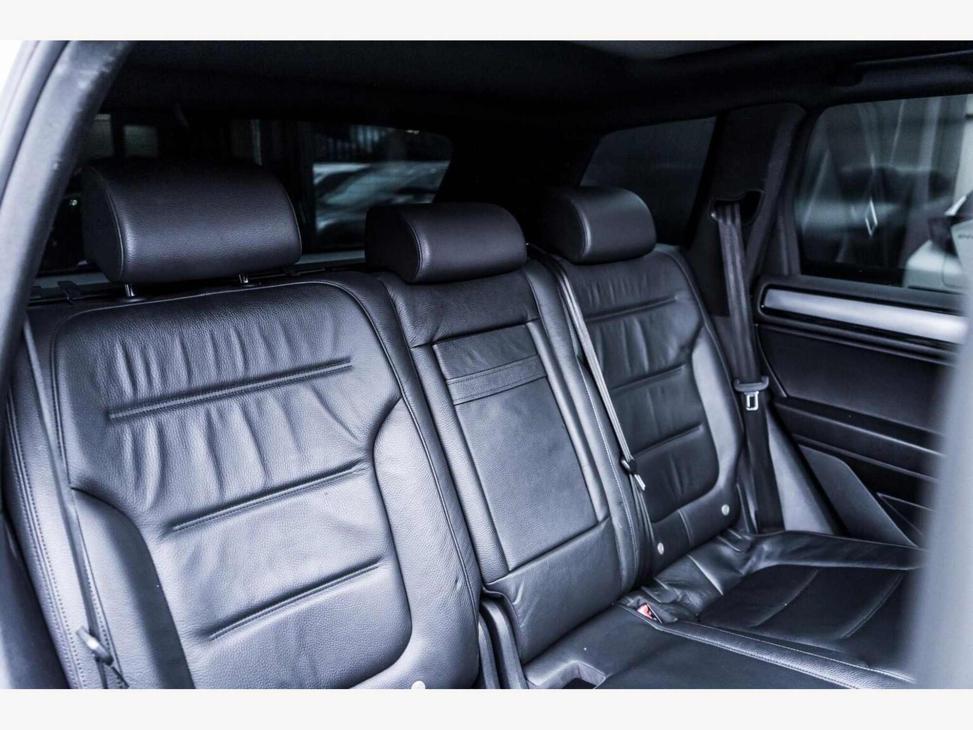 2015 Volkswagen TOUAREG image 12