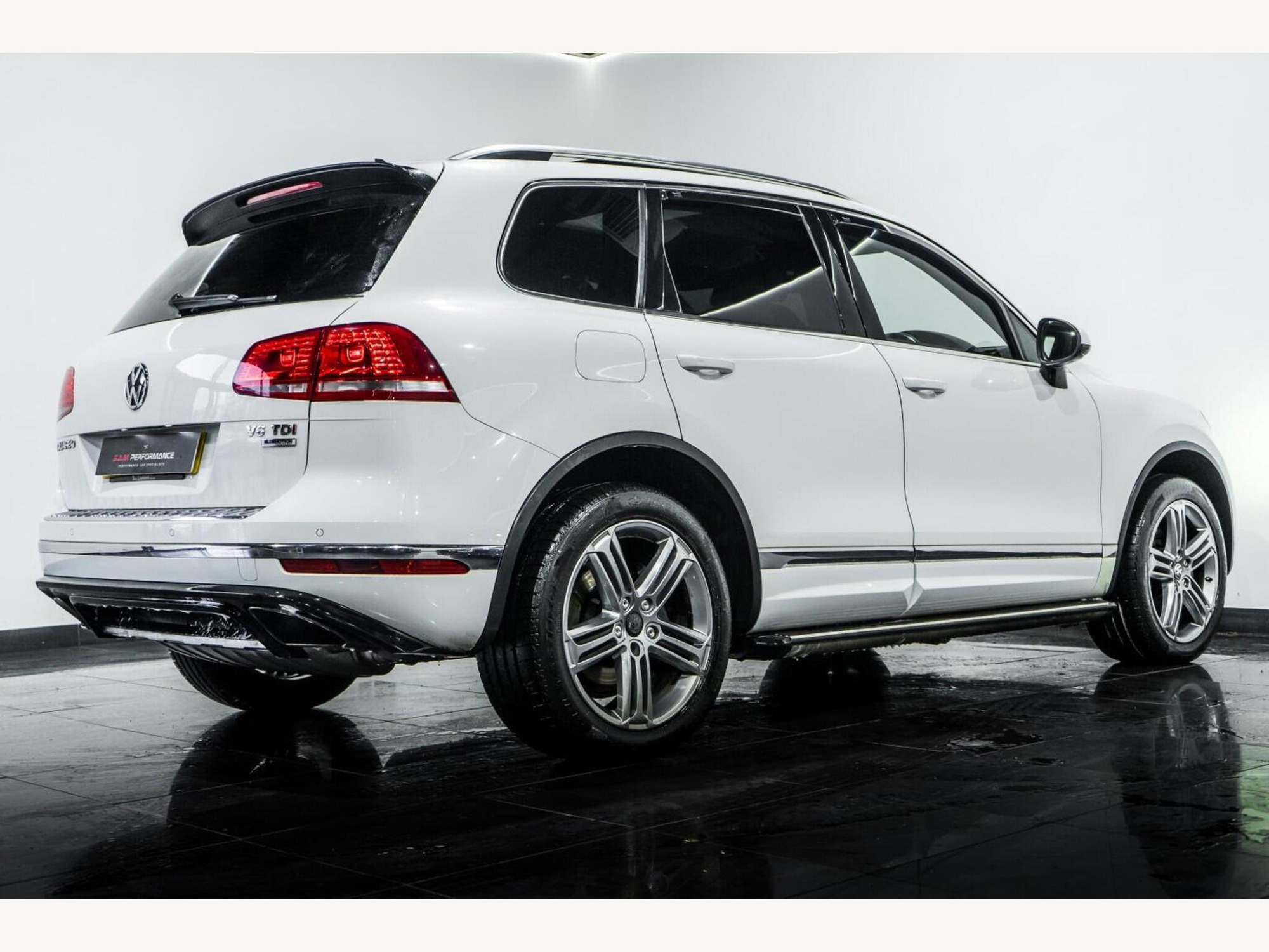 2015 Volkswagen TOUAREG image 6