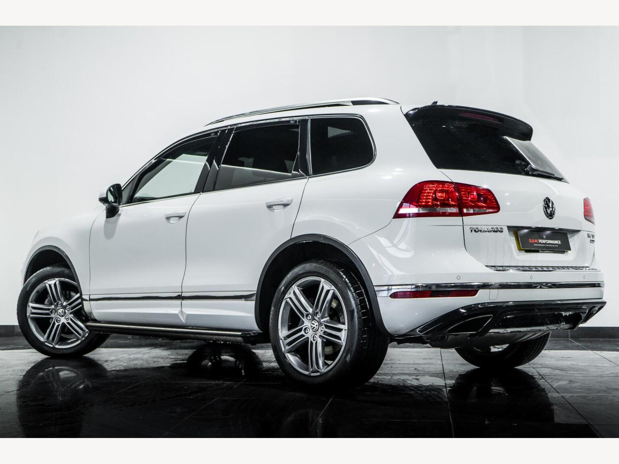 2015 Volkswagen TOUAREG image 4