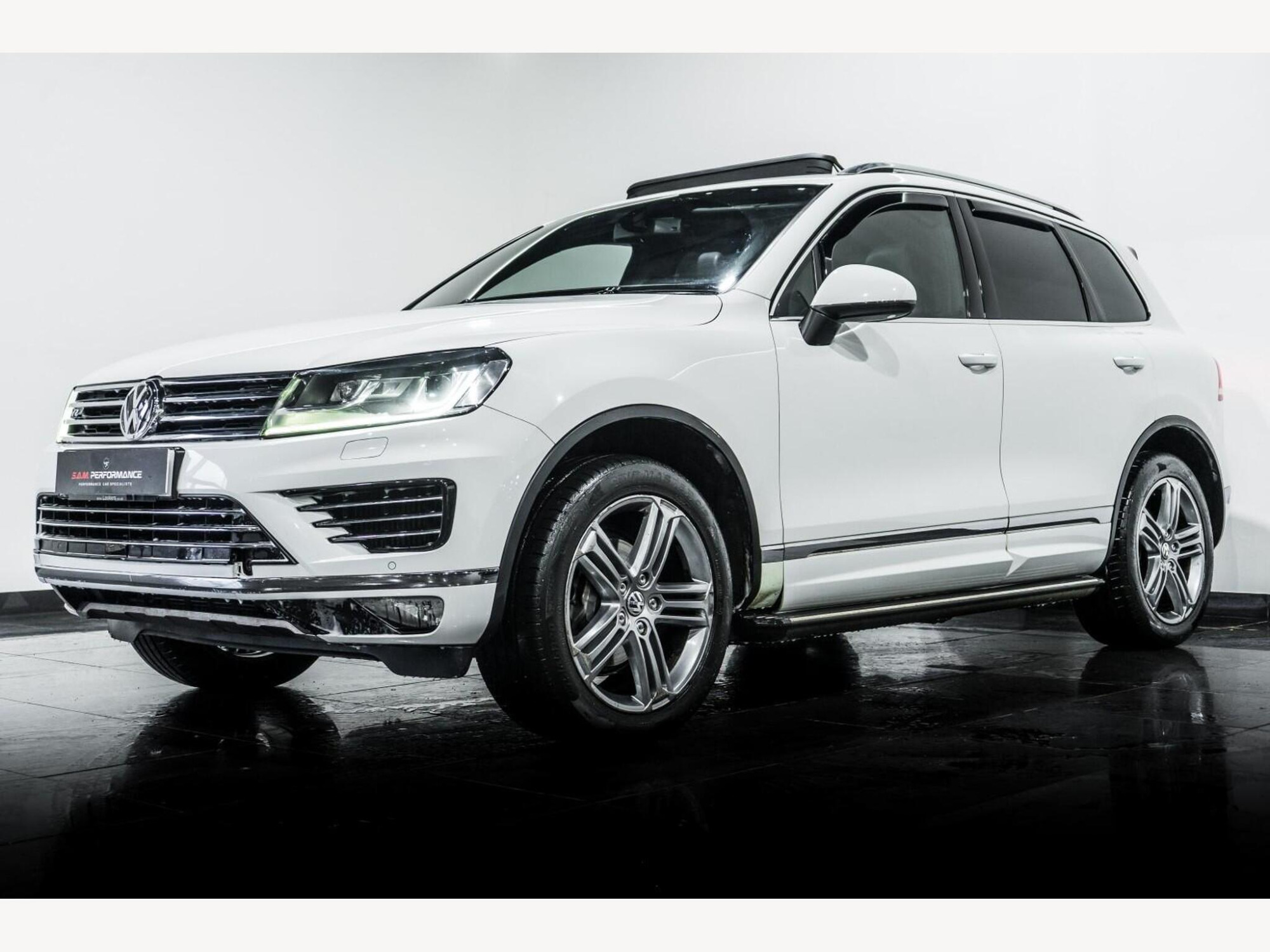 2015 Volkswagen TOUAREG image 5